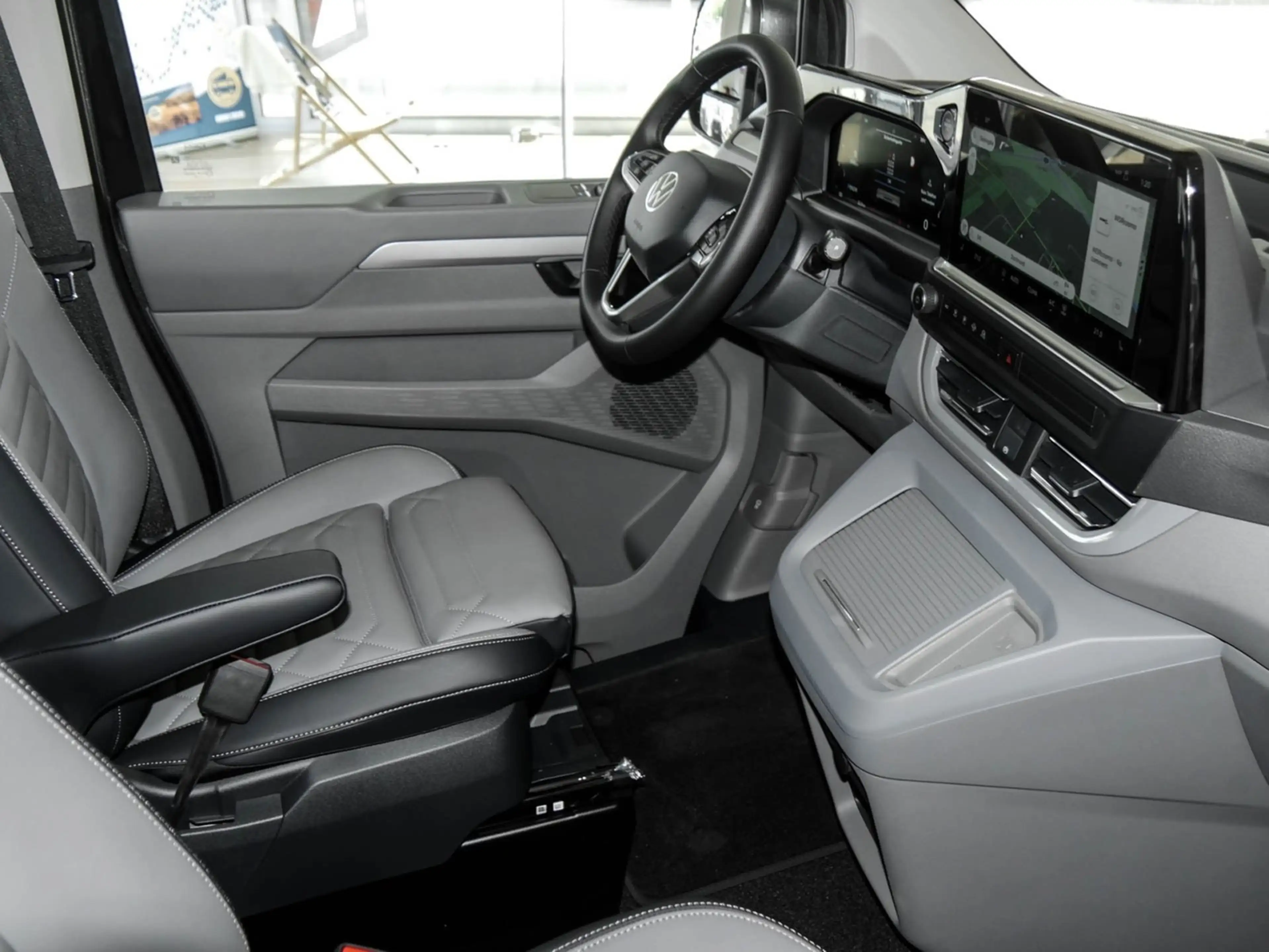 Volkswagen T7 Caravelle STYLE KR AHK PANO MATRIXLED — photo 4