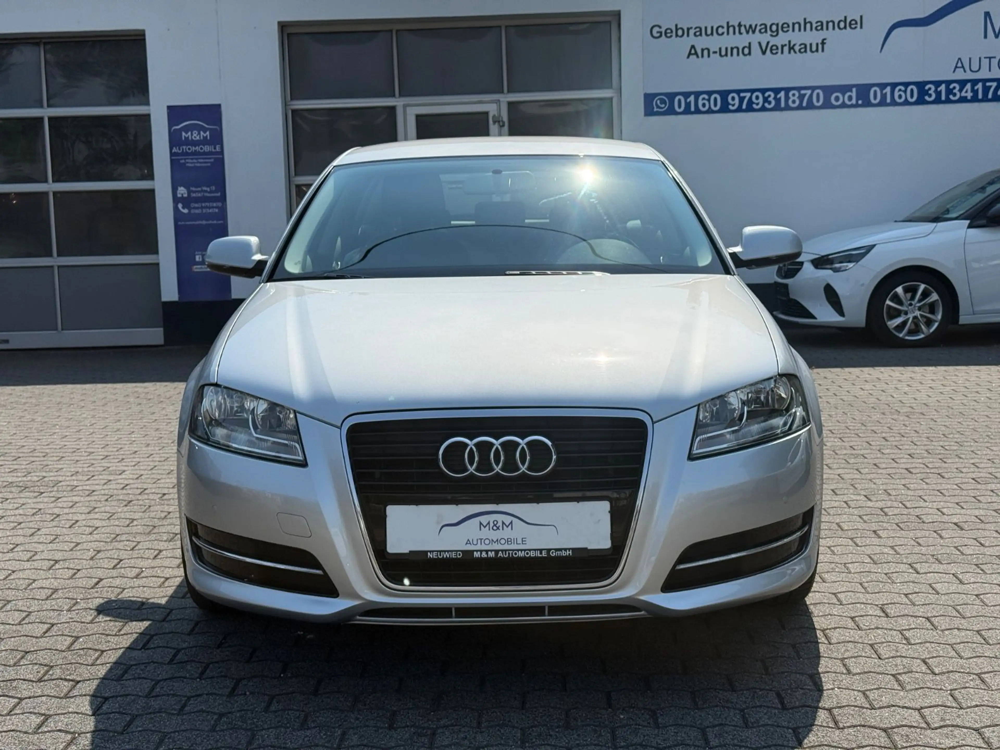 Audi A3 Sportback 1.6 TDI  Automatik Navi SitzHz PDC