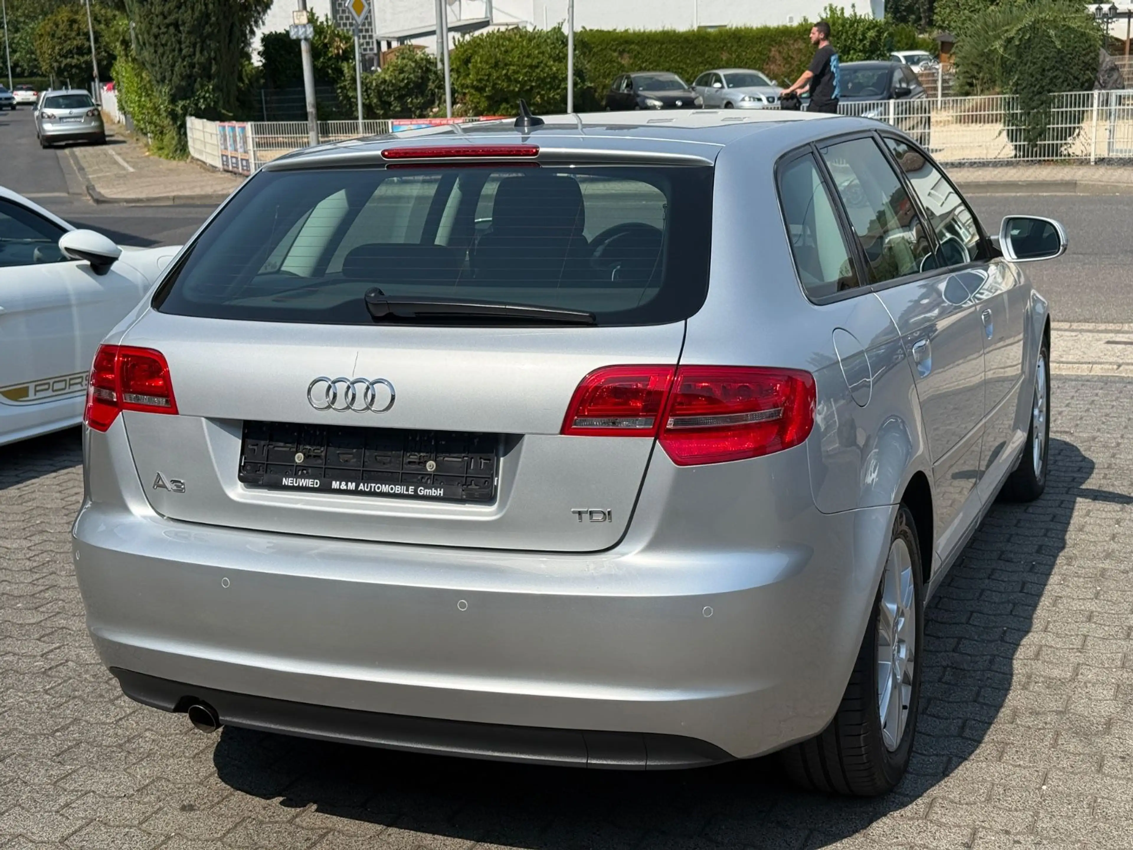 Audi A3 Sportback 1.6 TDI  Automatik Navi SitzHz PDC — photo 10