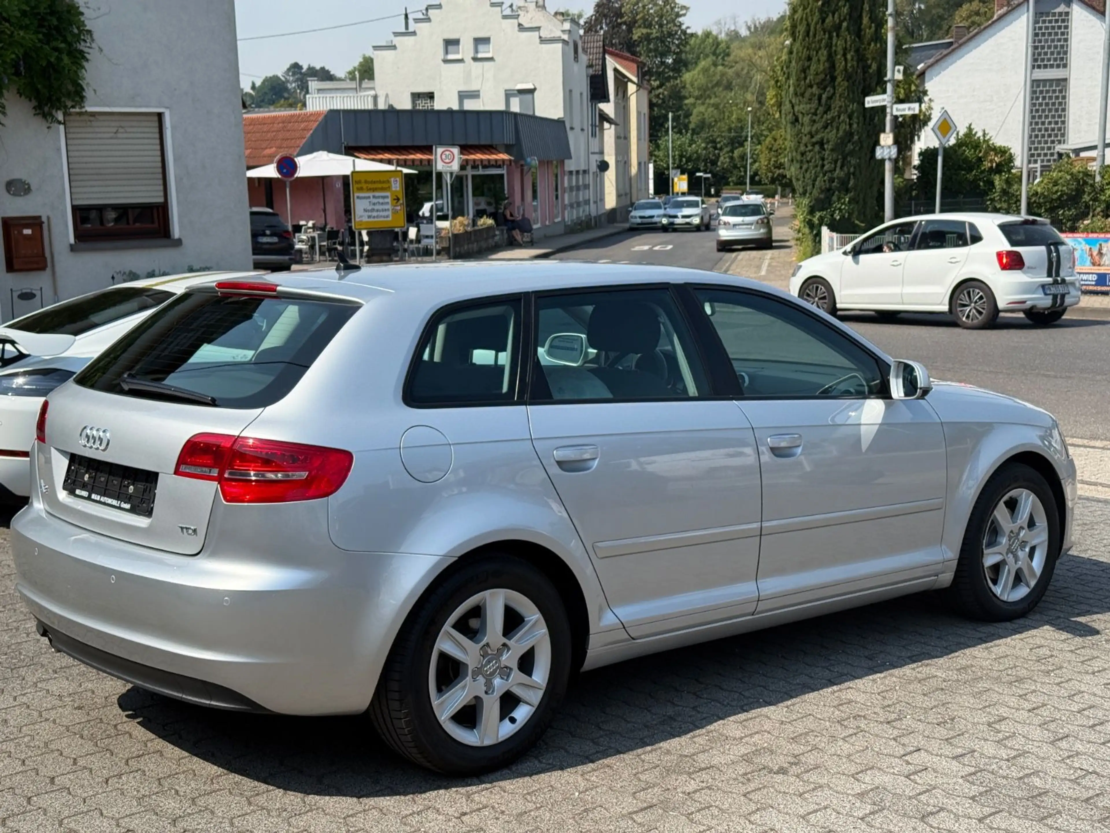 Audi A3 Sportback 1.6 TDI  Automatik Navi SitzHz PDC — photo 11