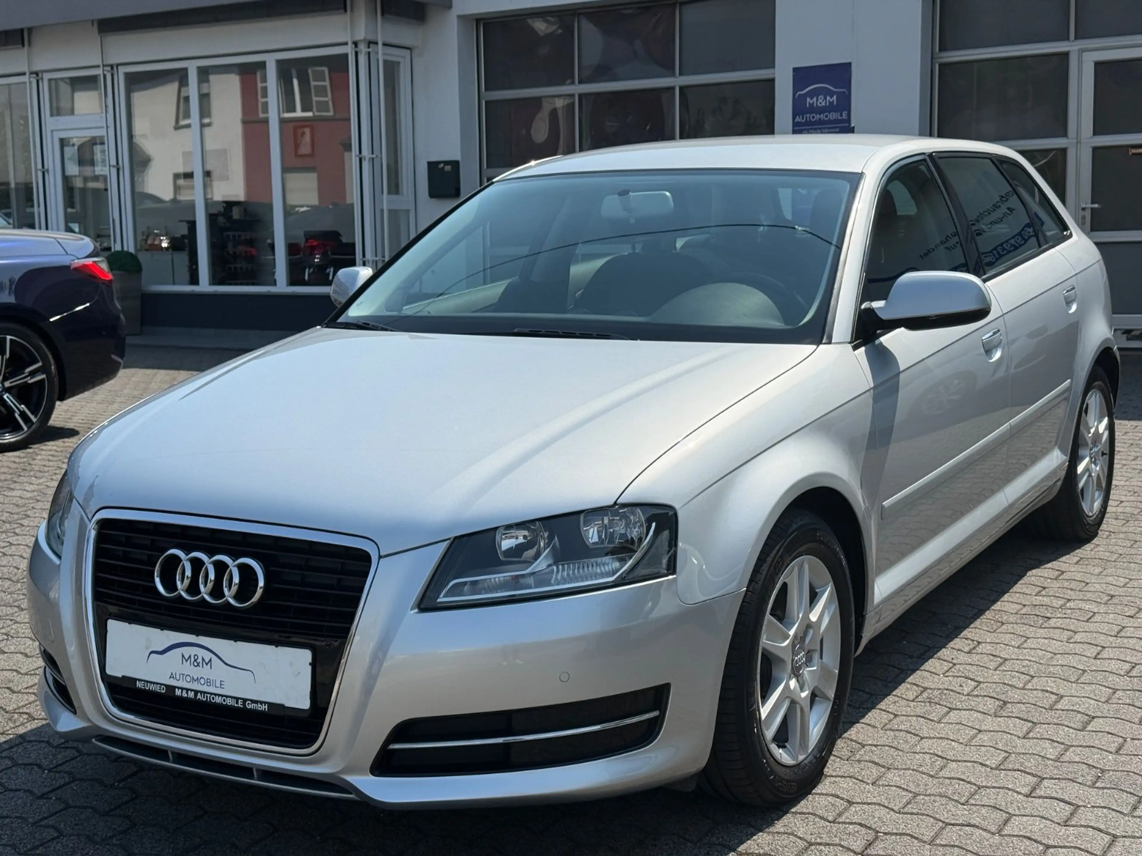 Audi A3 Sportback 1.6 TDI  Automatik Navi SitzHz PDC — photo 3