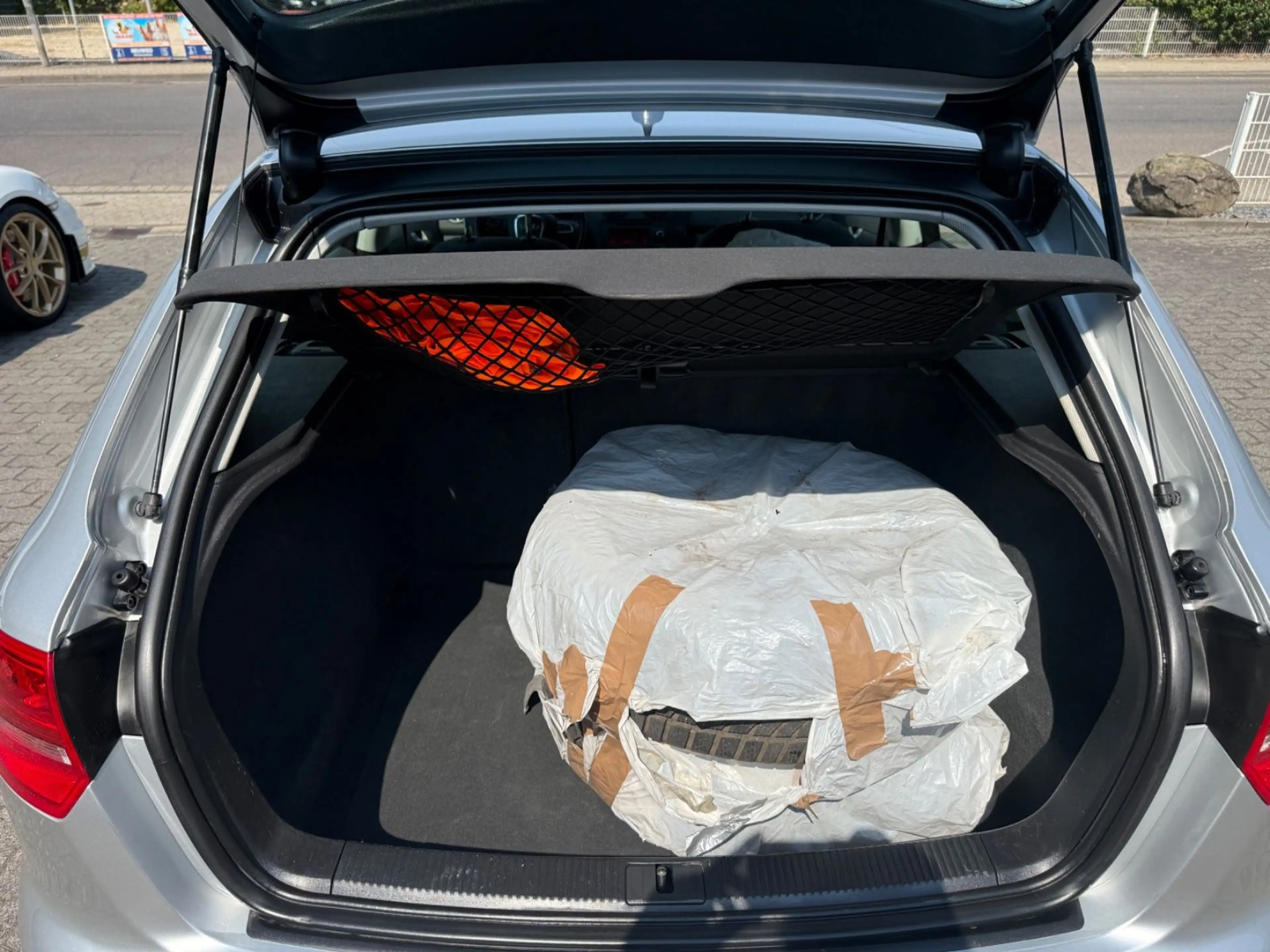Audi A3 Sportback 1.6 TDI  Automatik Navi SitzHz PDC — photo 9