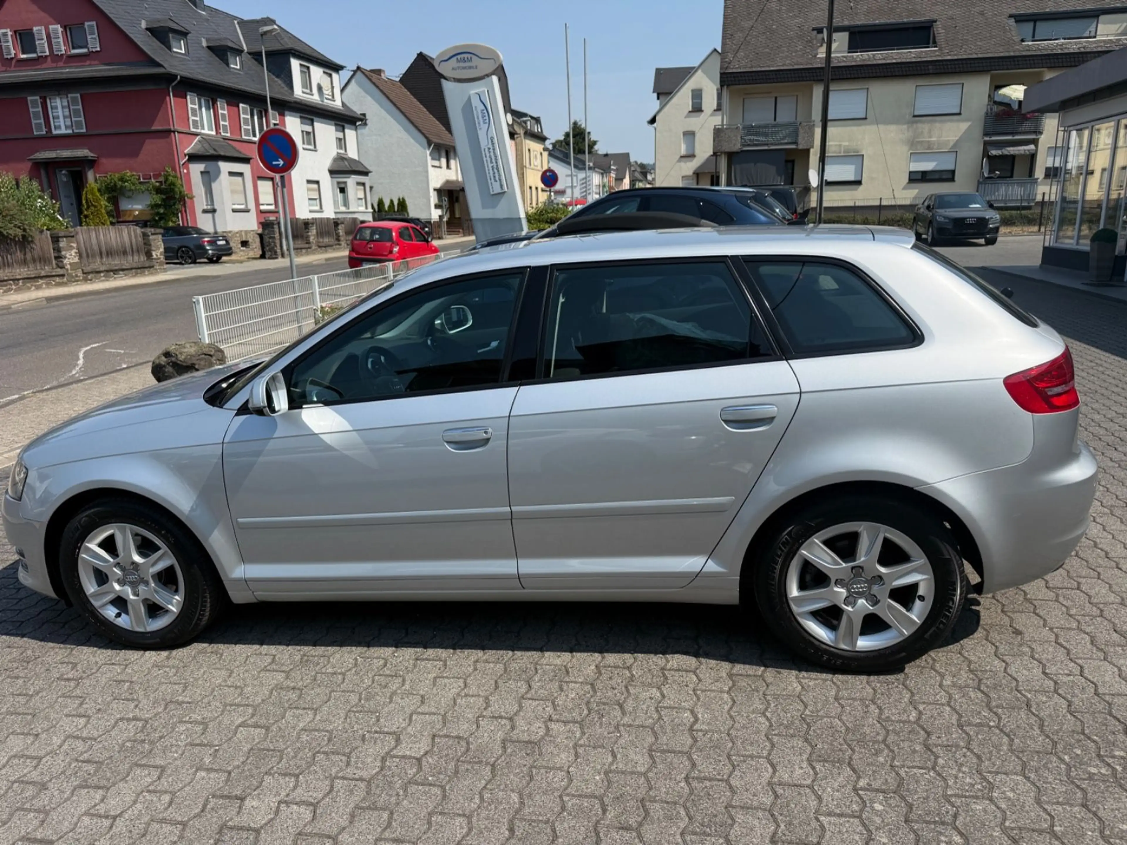 Audi A3 Sportback 1.6 TDI  Automatik Navi SitzHz PDC — photo 5
