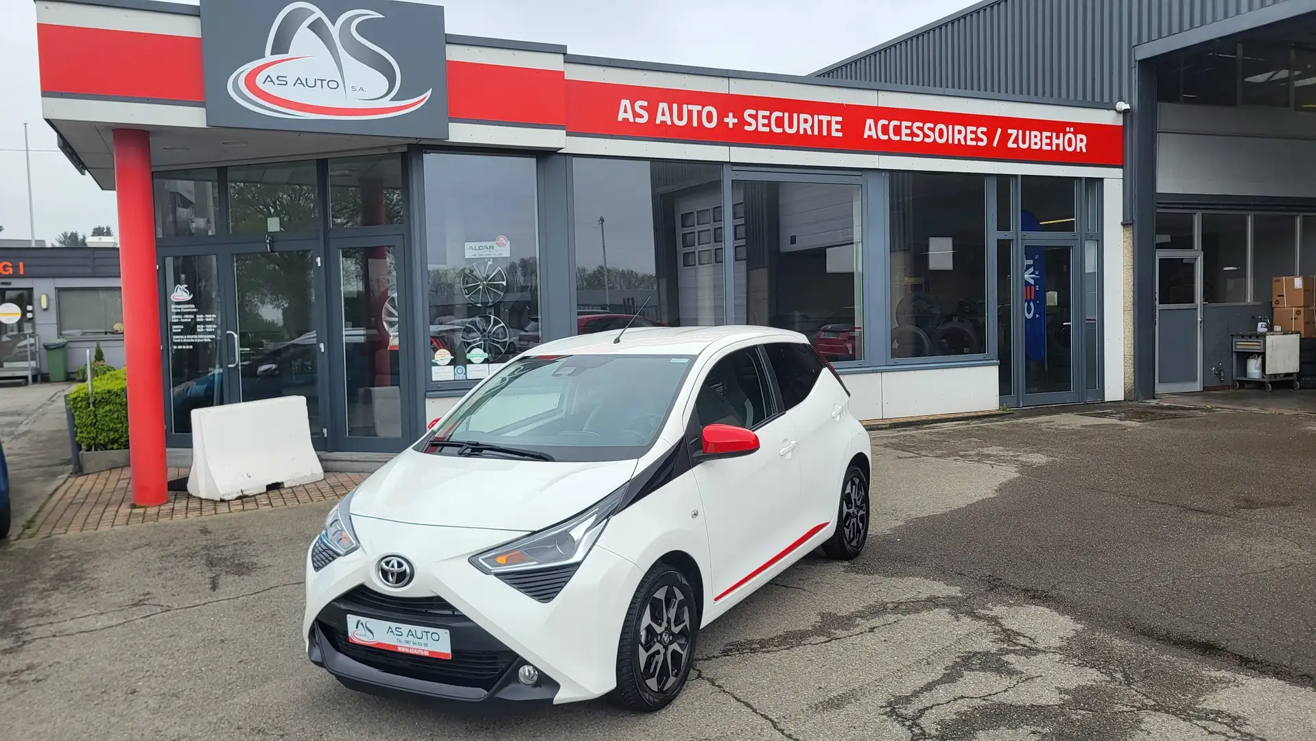 Toyota Aygo 5P 1.0i VVT-i 72cv x-style II Blanc - 1