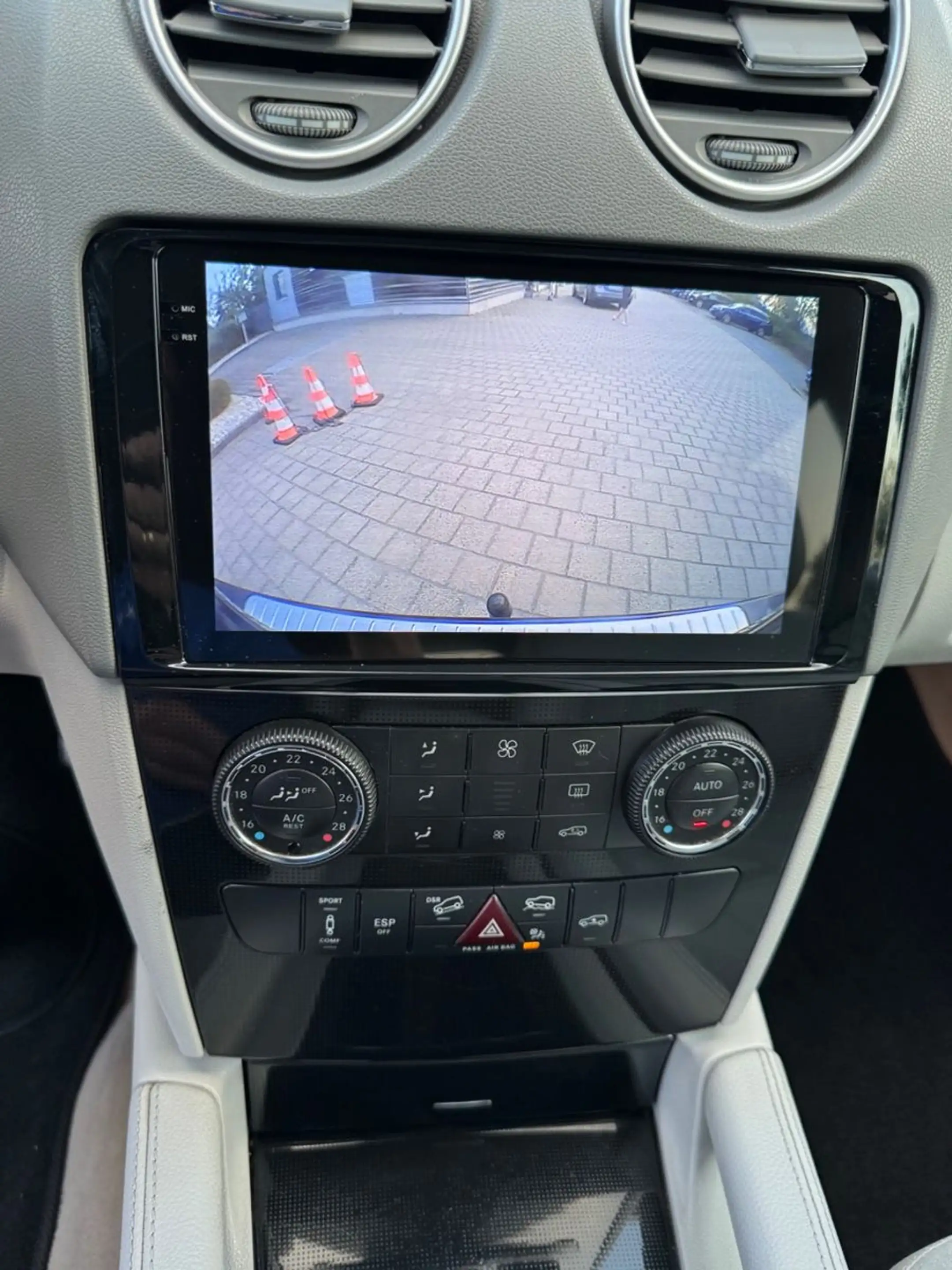 Mercedes-Benz ML 320 CDI 4MATIC — photo 15