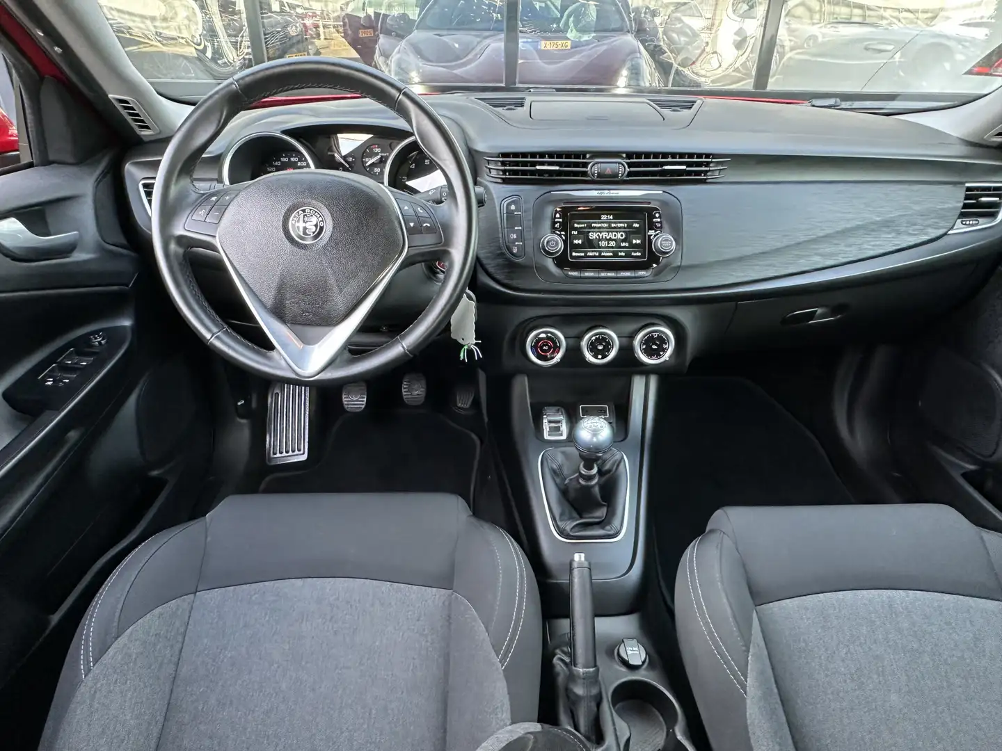 Alfa Romeo Giulietta 1.4 Turbo 1e Eig. | Unieke kms | Dealer Ond. | Rood - 2