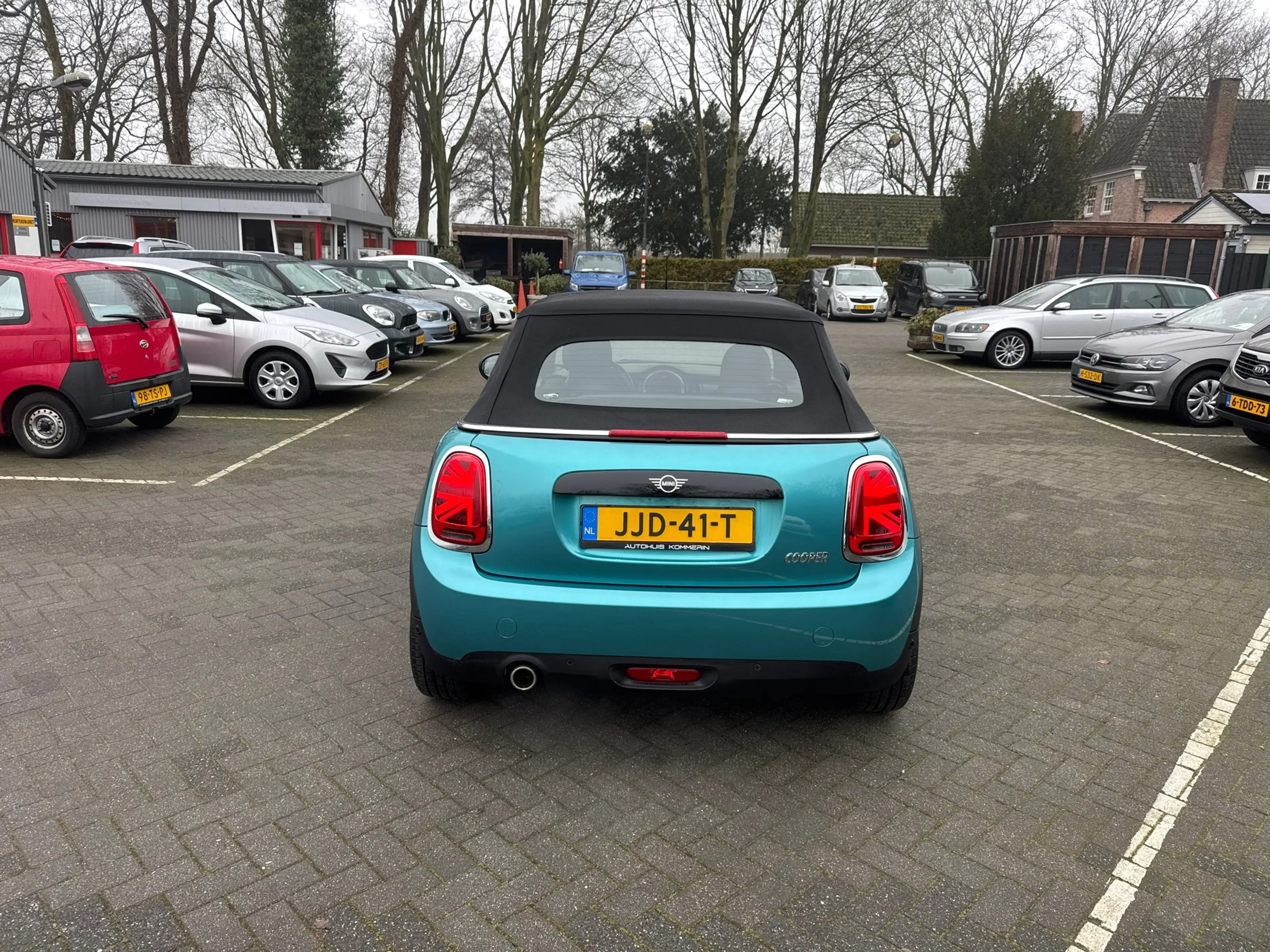 MINI Cooper Cabrio Mini 1.5 Chili mooie auto 6 bak. Wij zijn altijd d — photo 6