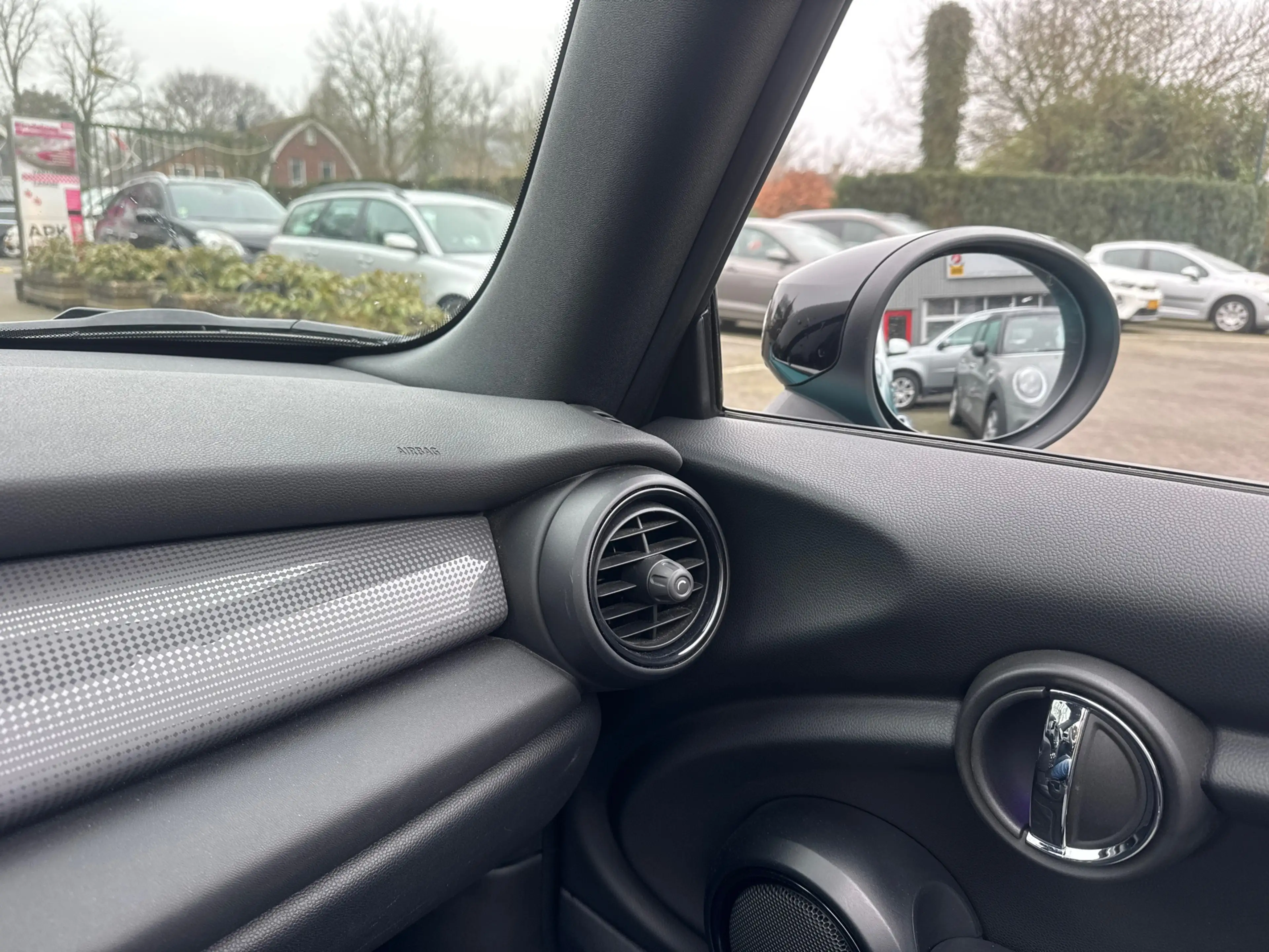 MINI Cooper Cabrio Mini 1.5 Chili mooie auto 6 bak. Wij zijn altijd d — photo 14
