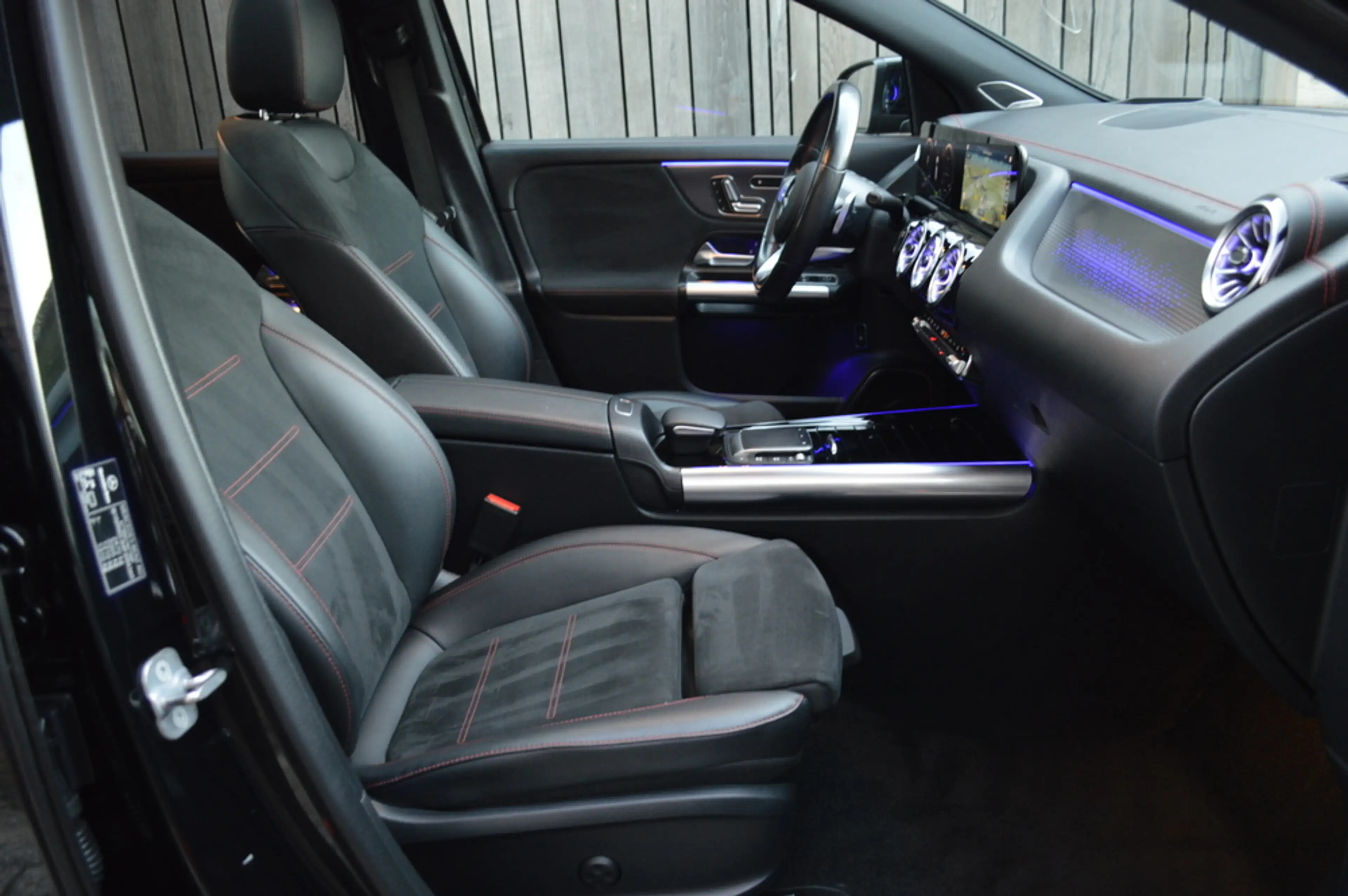 Mercedes-Benz EQA 250 250+ AMG Line 71 kWh Led Panorama Memory Burmester — photo 10