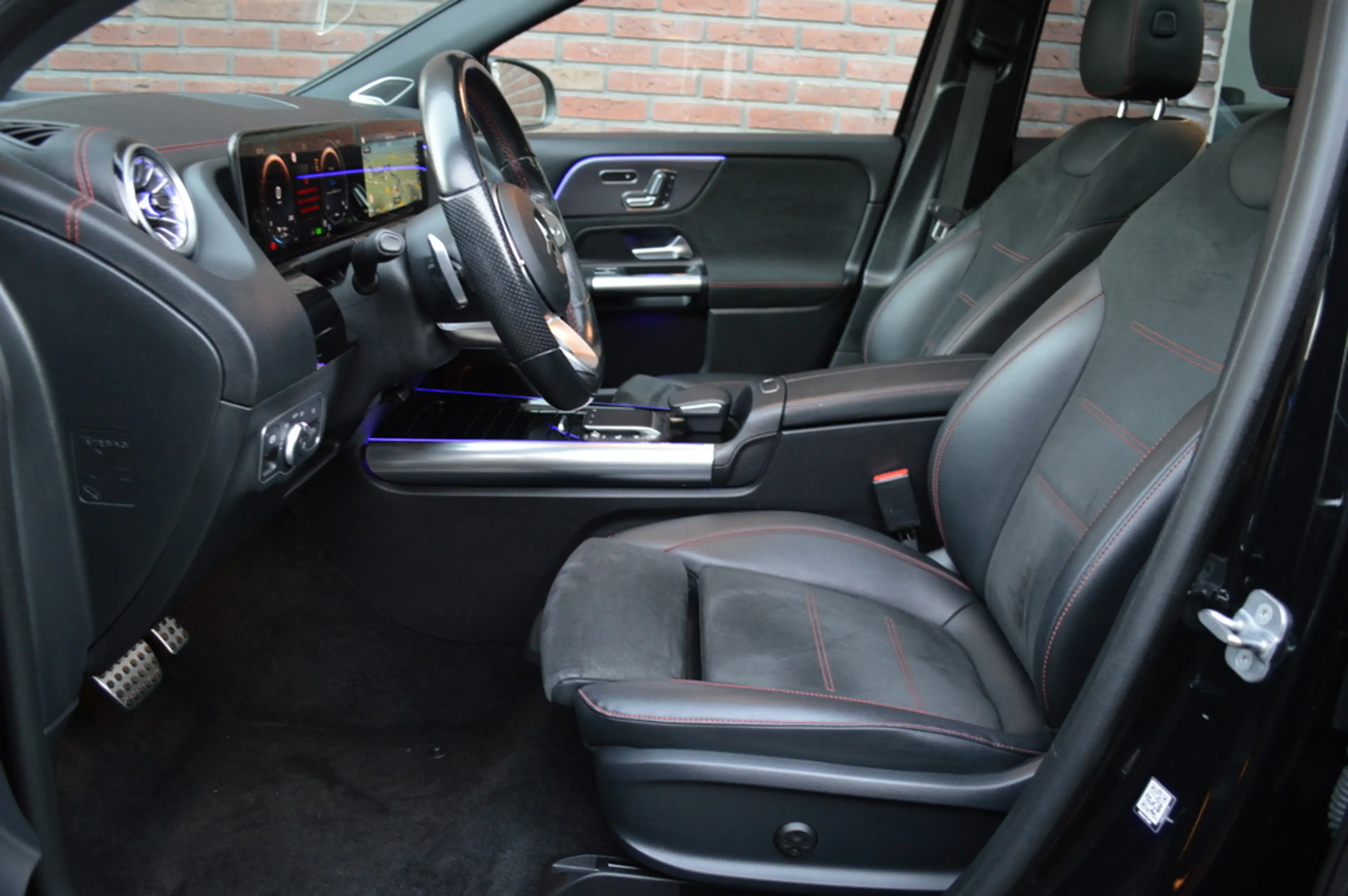 Mercedes-Benz EQA 250 250+ AMG Line 71 kWh Led Panorama Memory Burmester — photo 9