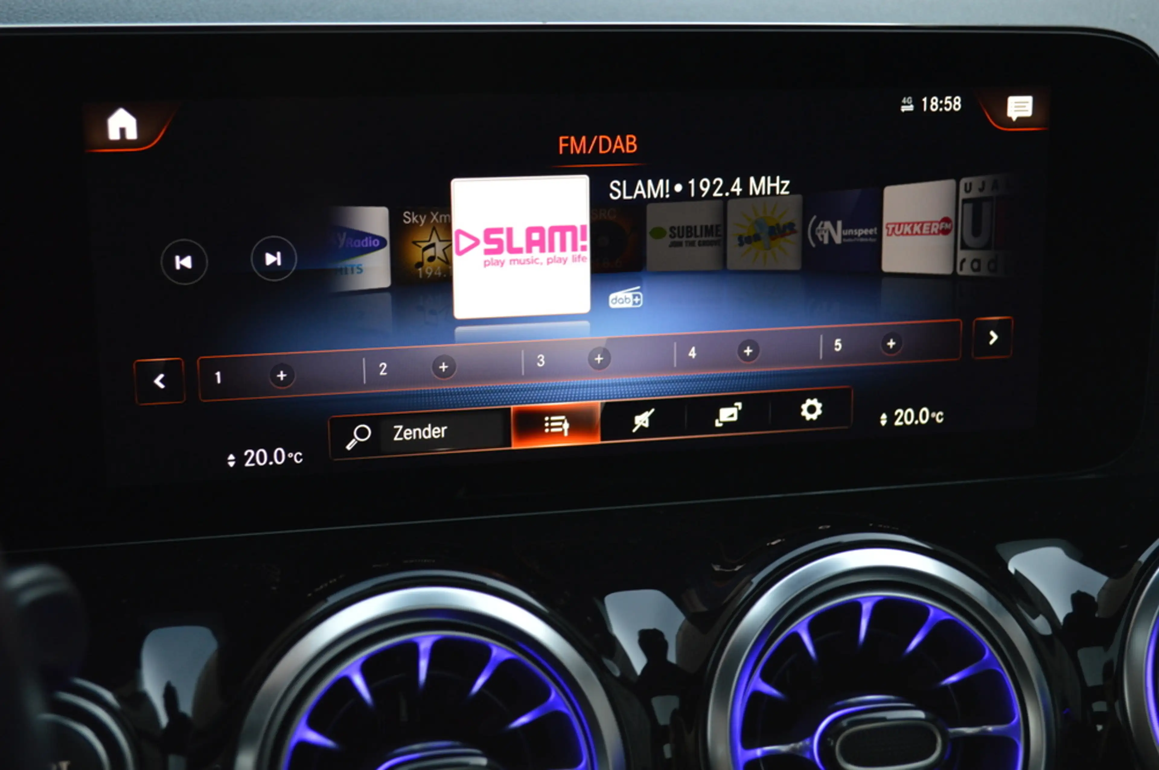 Mercedes-Benz EQA 250 250+ AMG Line 71 kWh Led Panorama Memory Burmester — photo 26