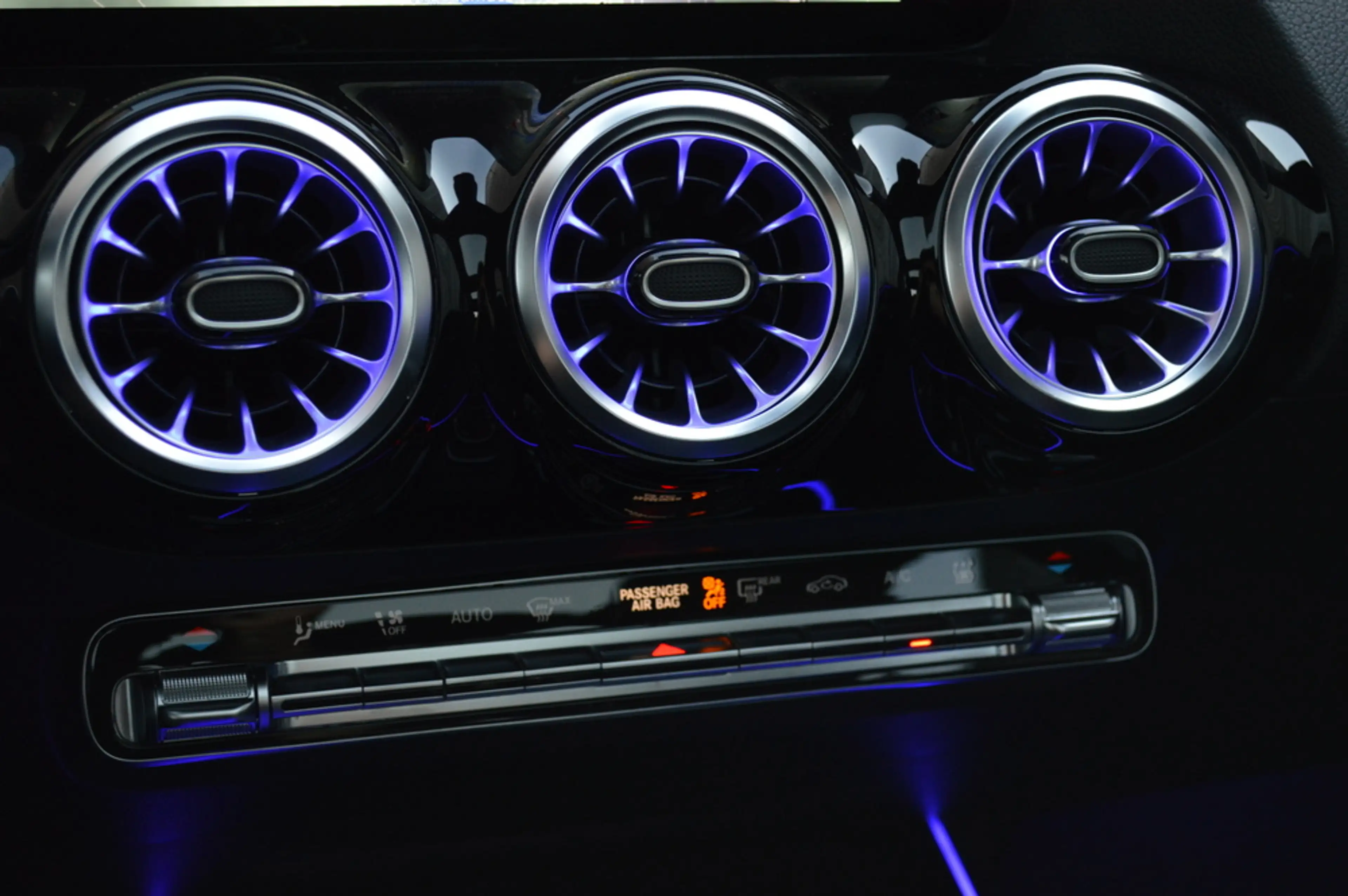 Mercedes-Benz EQA 250 250+ AMG Line 71 kWh Led Panorama Memory Burmester — photo 13