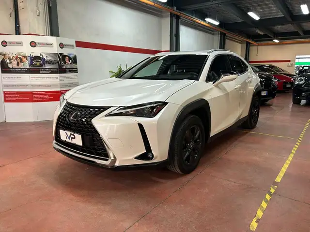 Lexus UX 200