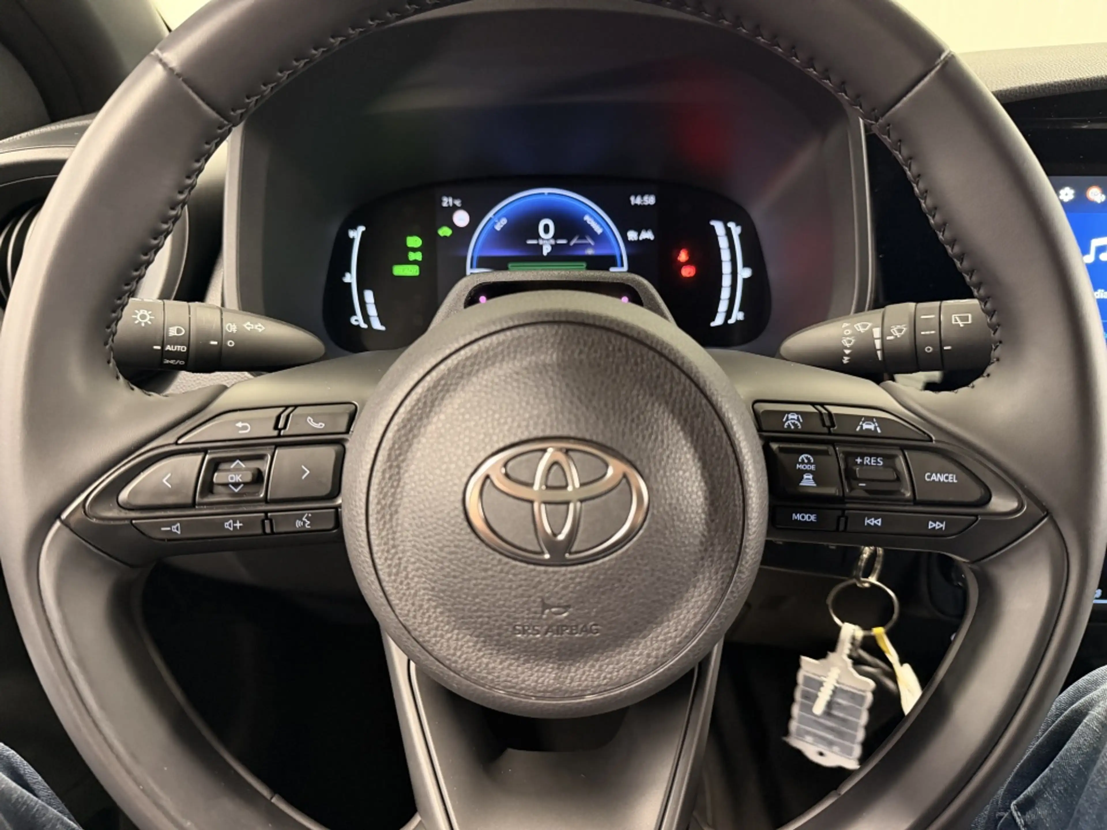Toyota Aygo X Hybrid 115 play — photo 18