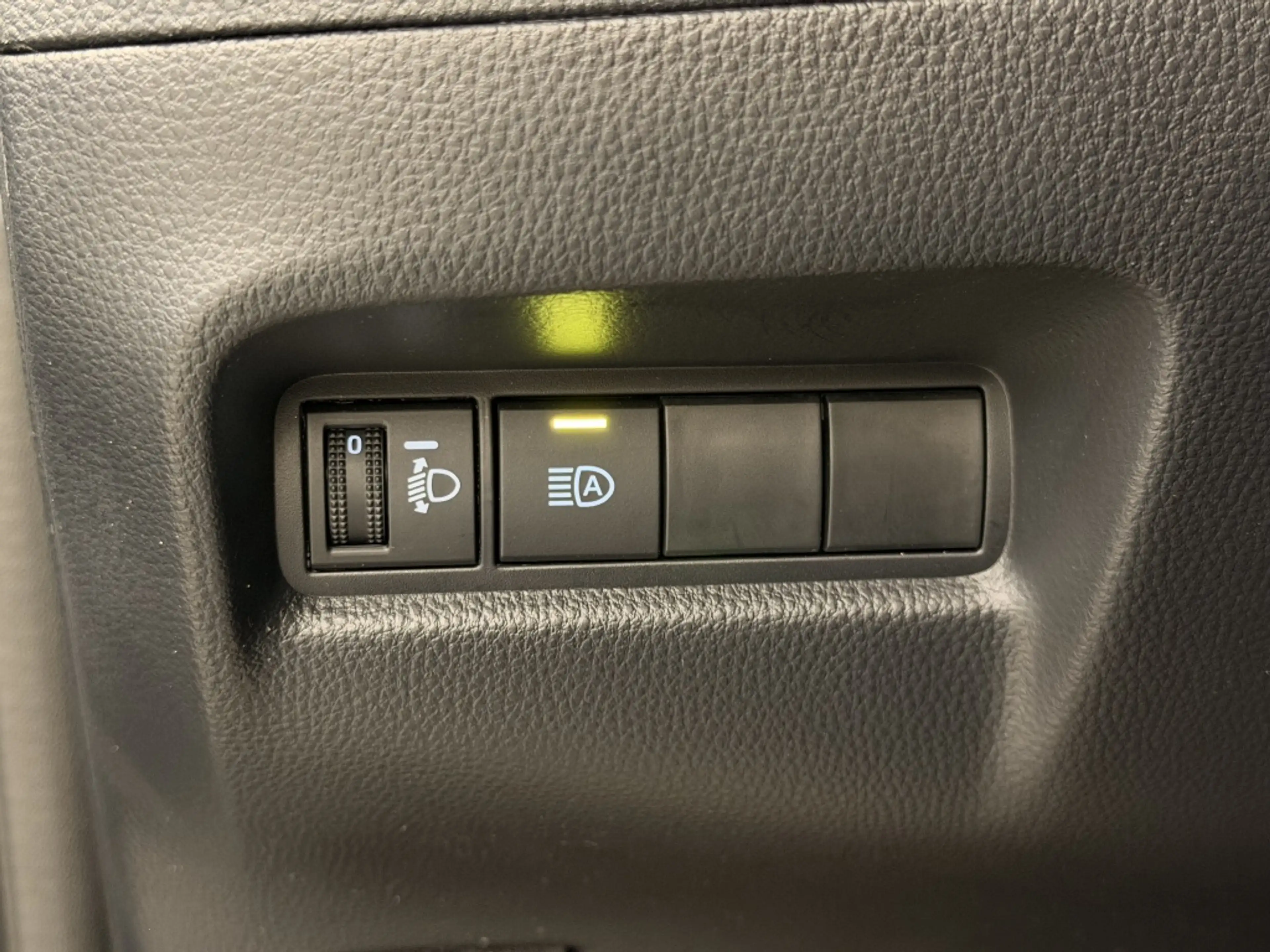 Toyota Aygo X Hybrid 115 play — photo 30