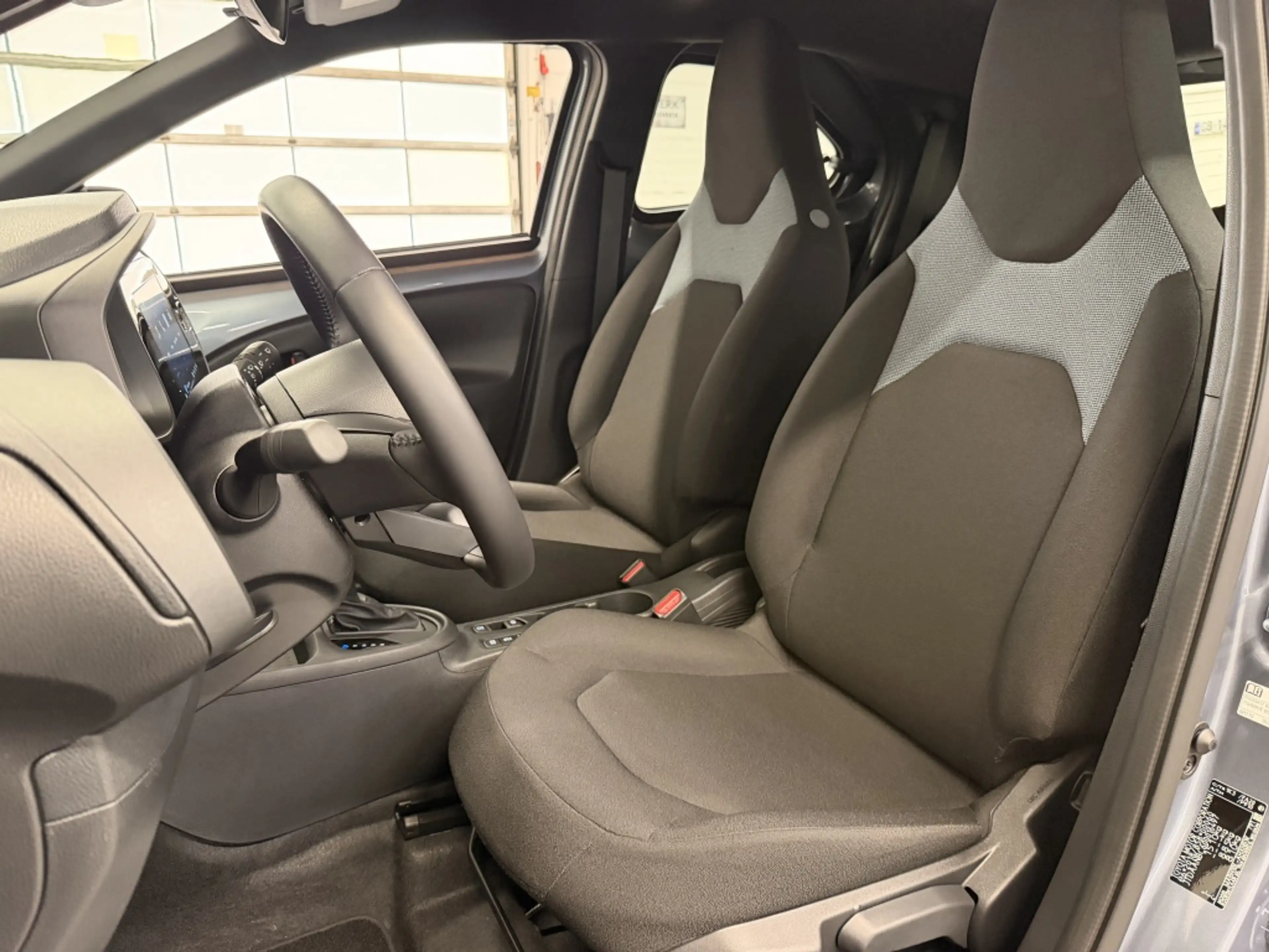 Toyota Aygo X Hybrid 115 play — photo 17