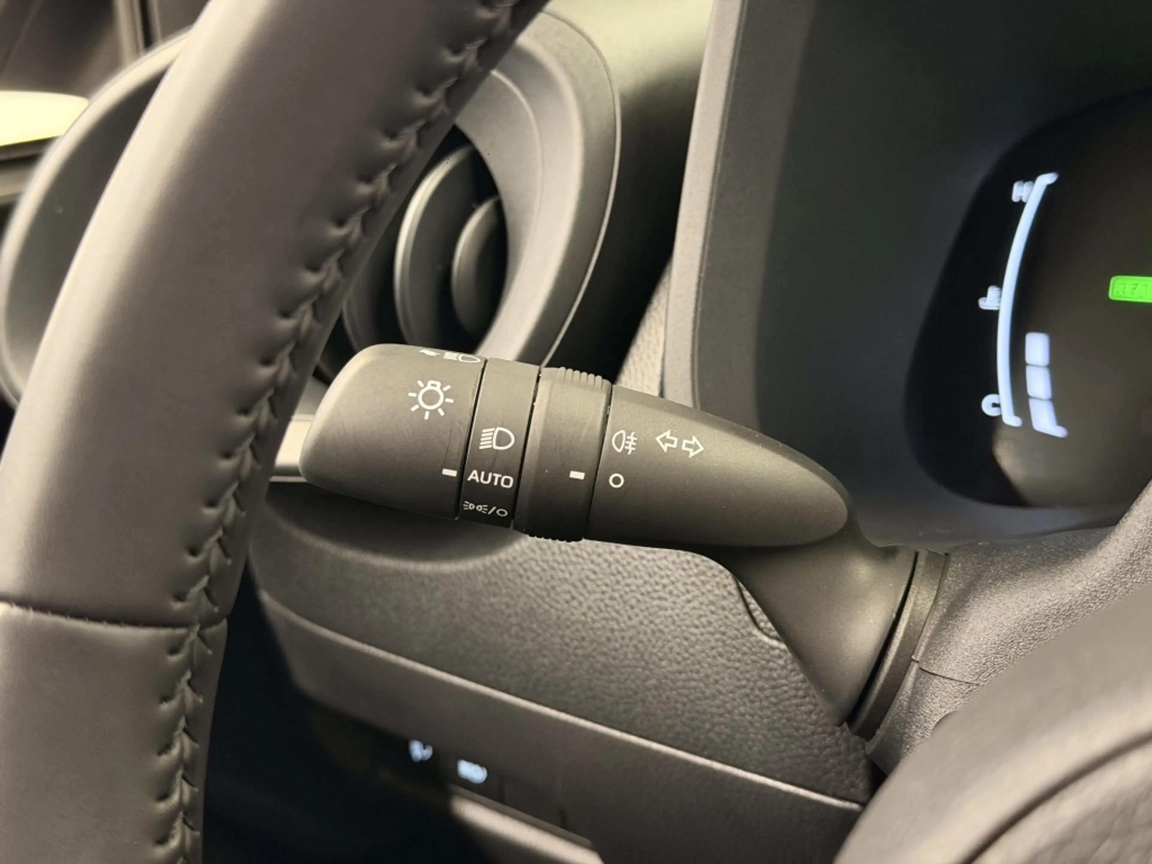Toyota Aygo X Hybrid 115 play — photo 28