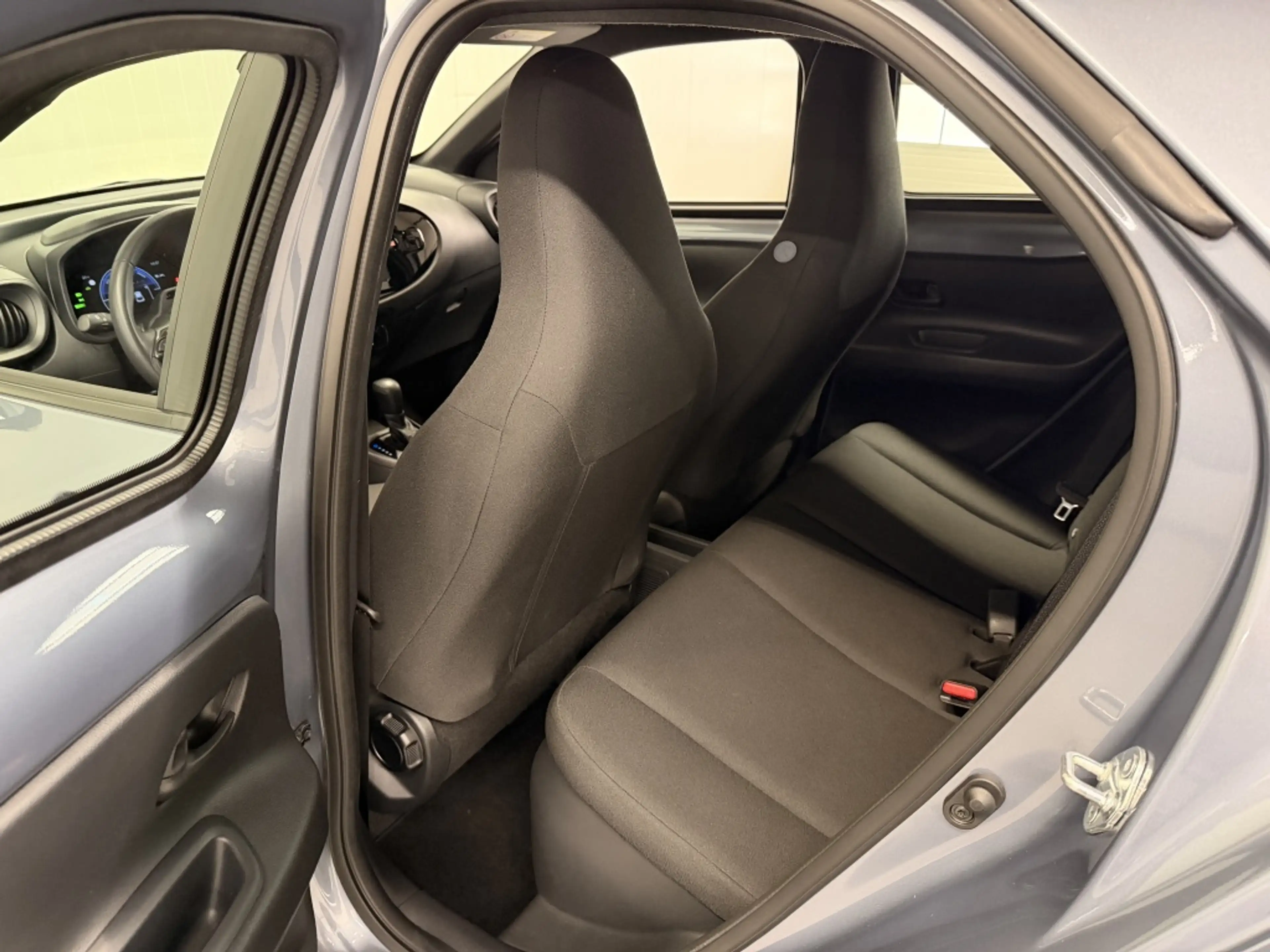 Toyota Aygo X Hybrid 115 play — photo 29