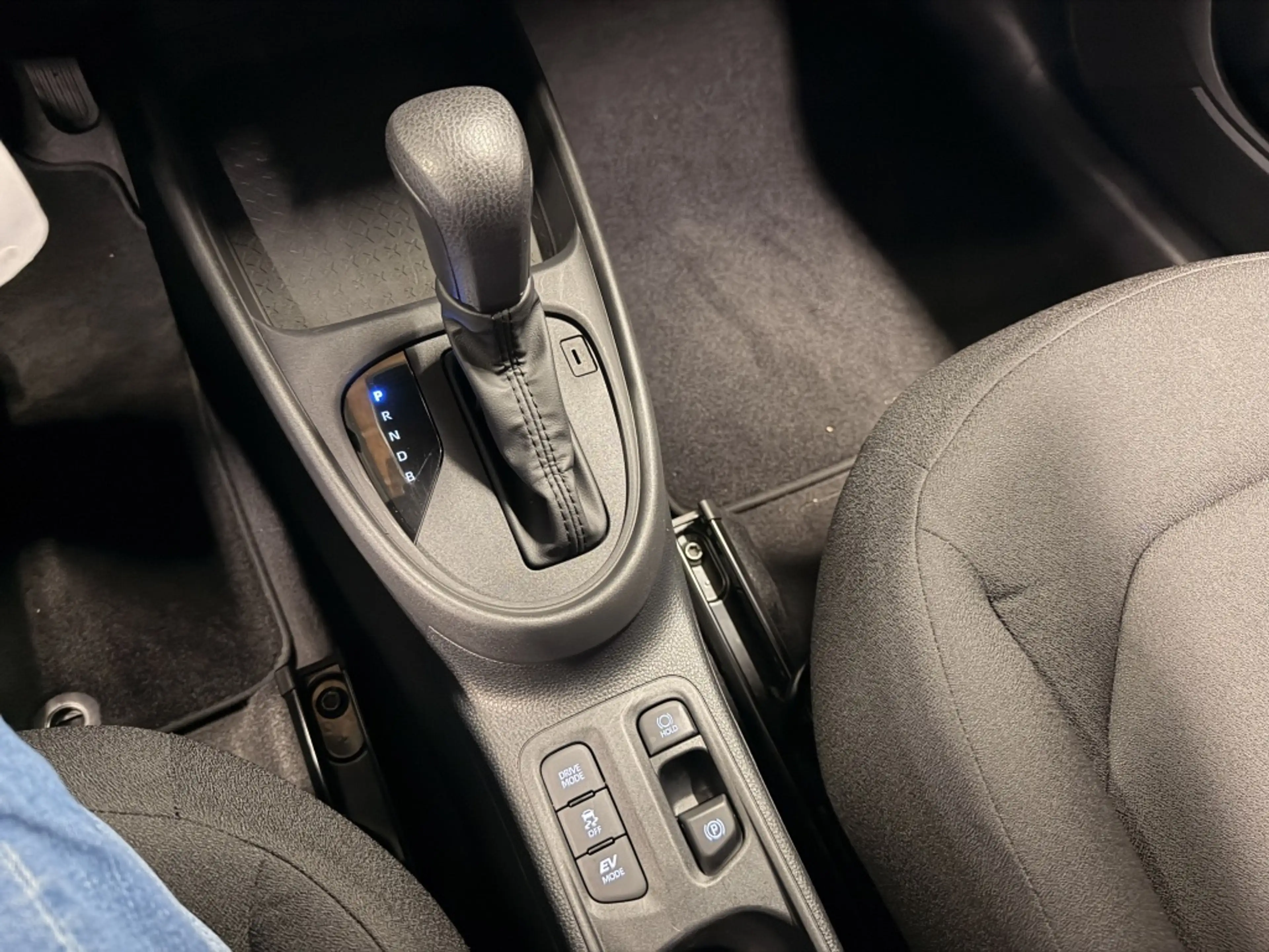 Toyota Aygo X Hybrid 115 play — photo 32