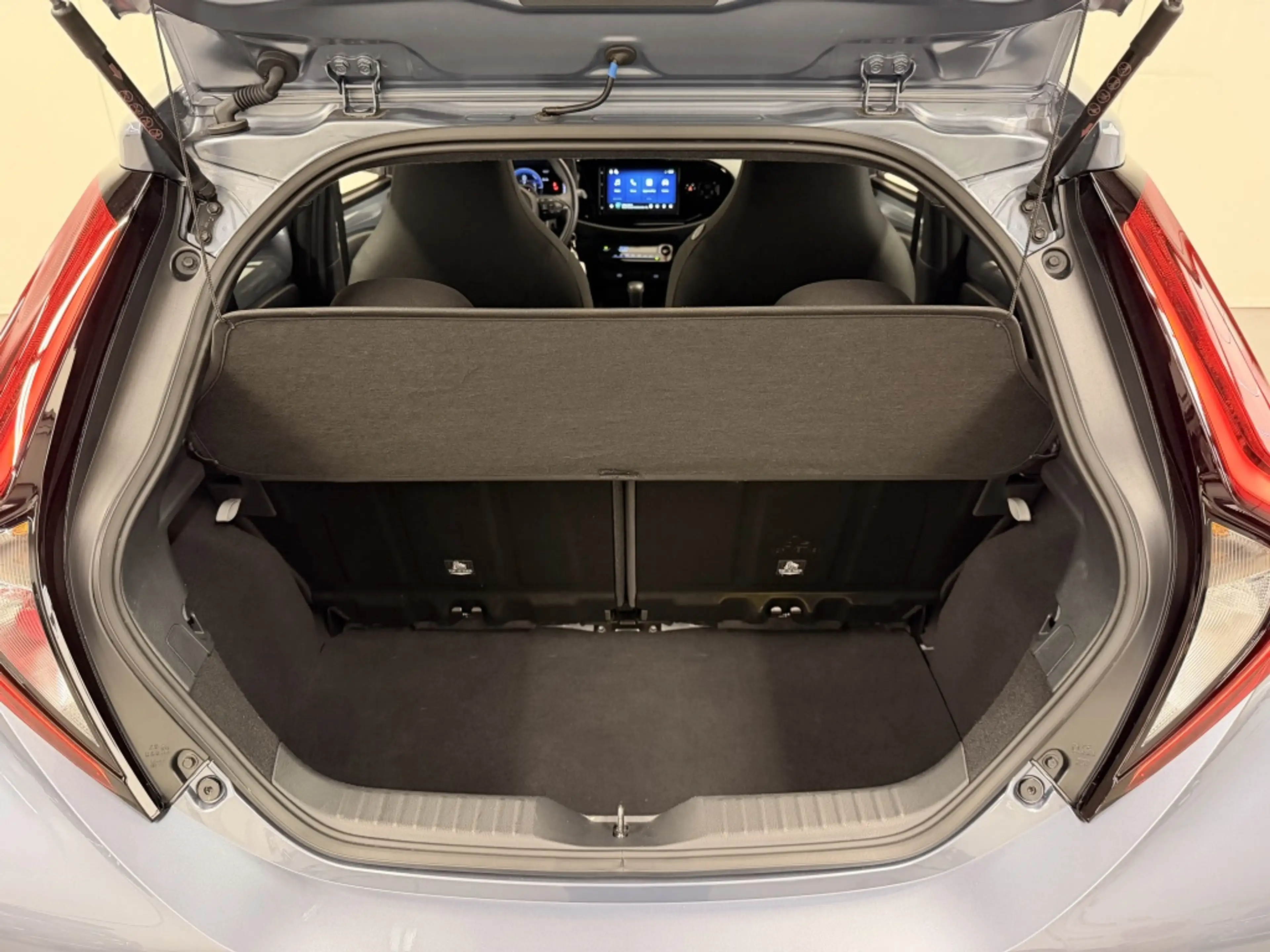 Toyota Aygo X Hybrid 115 play — photo 15