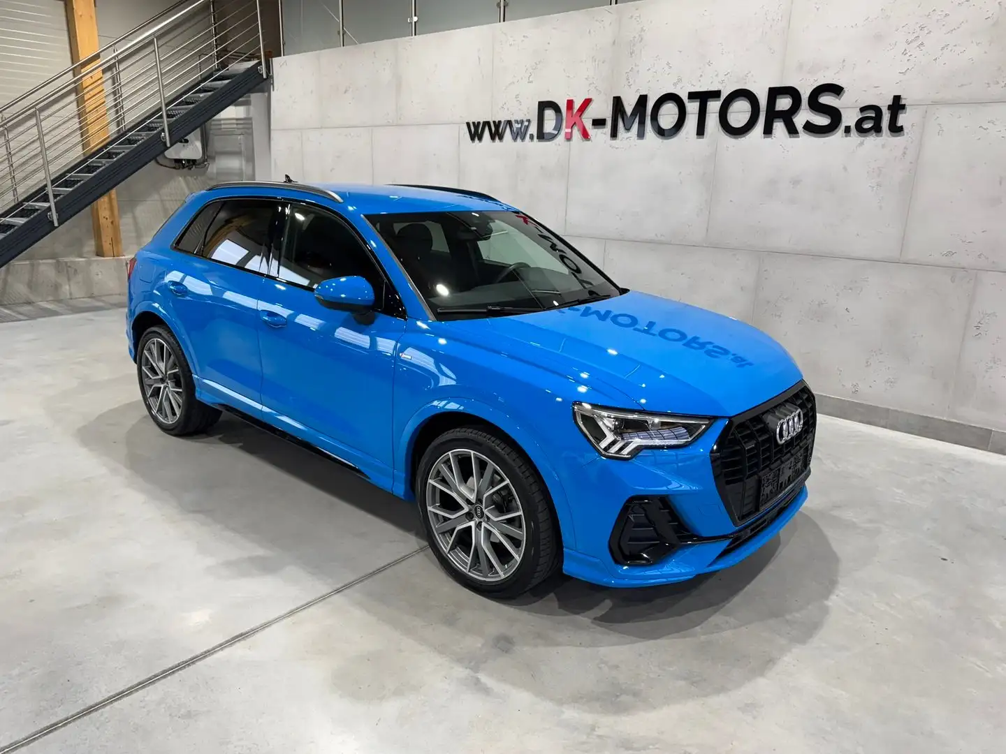 Audi Q3 35 TDI quattro S-line S-tronic / AHK / LED / 20" Blau - 2