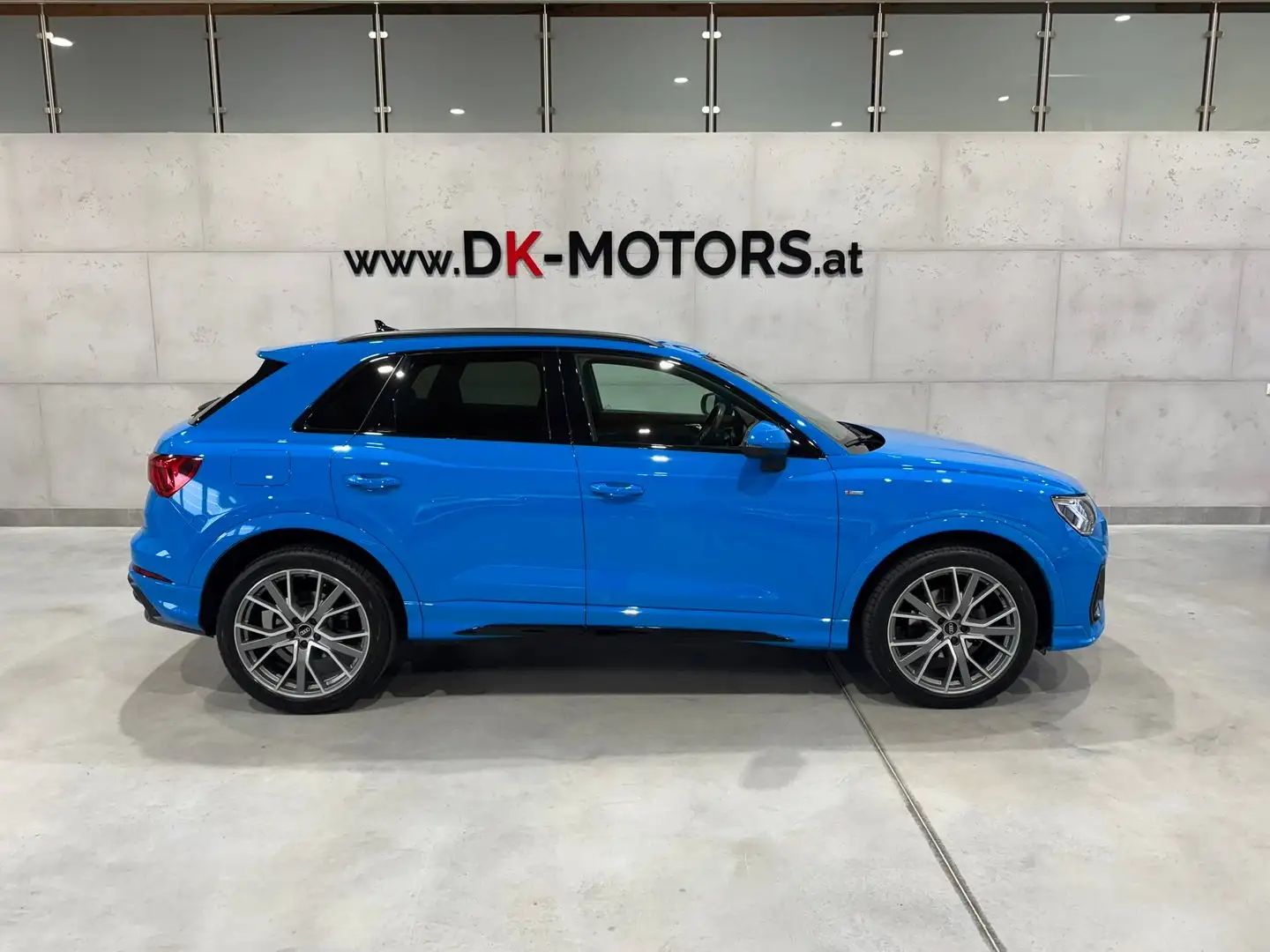 Audi Q3 35 TDI quattro S-line S-tronic / AHK / LED / 20" Blau - 1