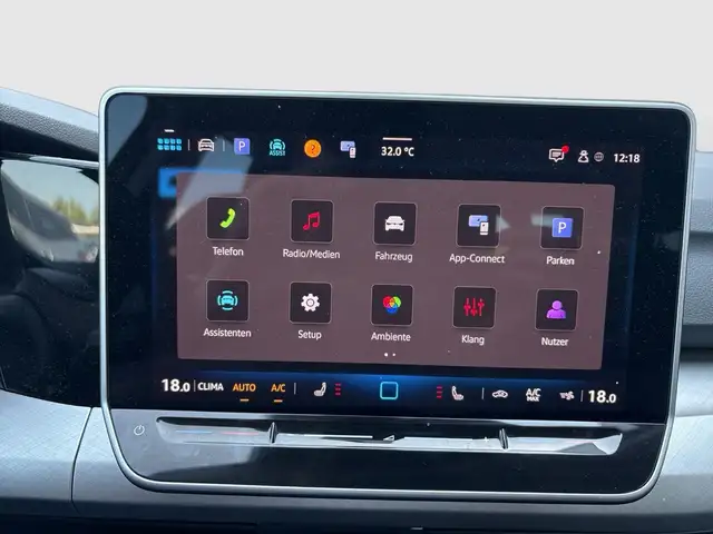 Volkswagen Golf view 14