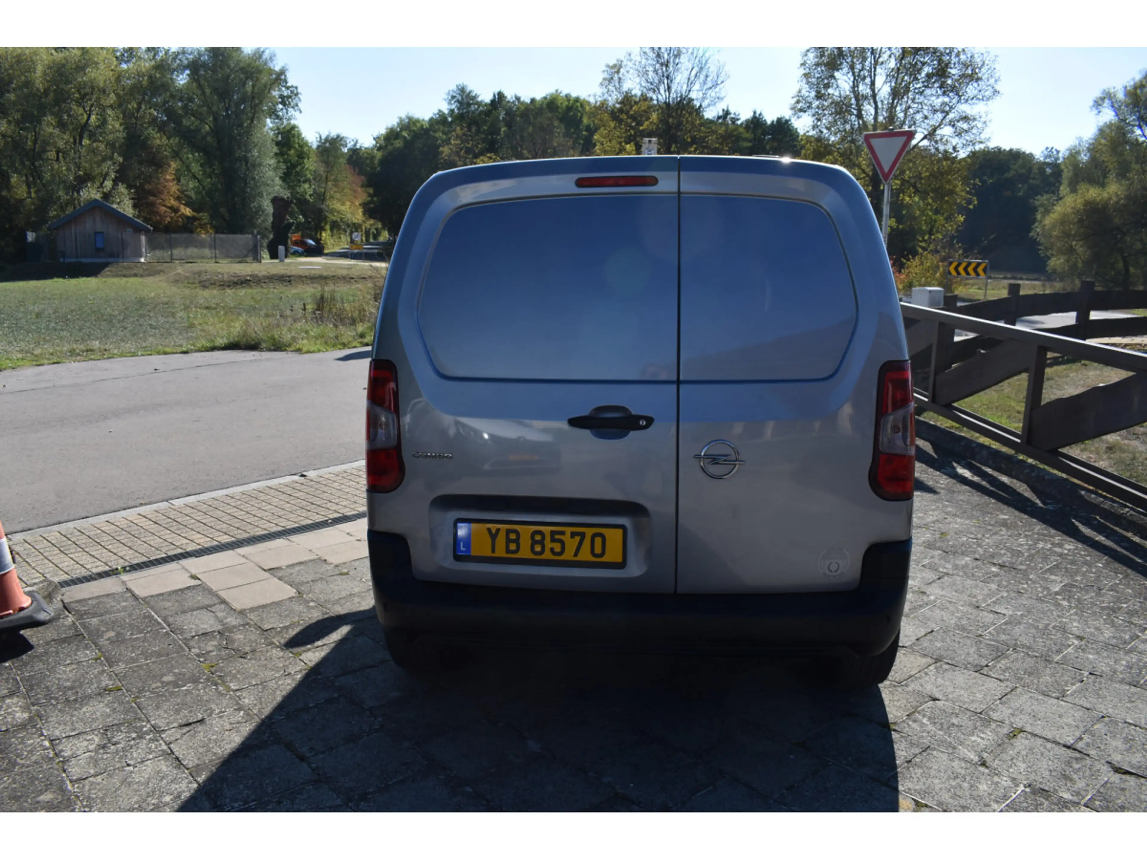 Opel Combo Cargo 1,5 CDi Clim — photo 5