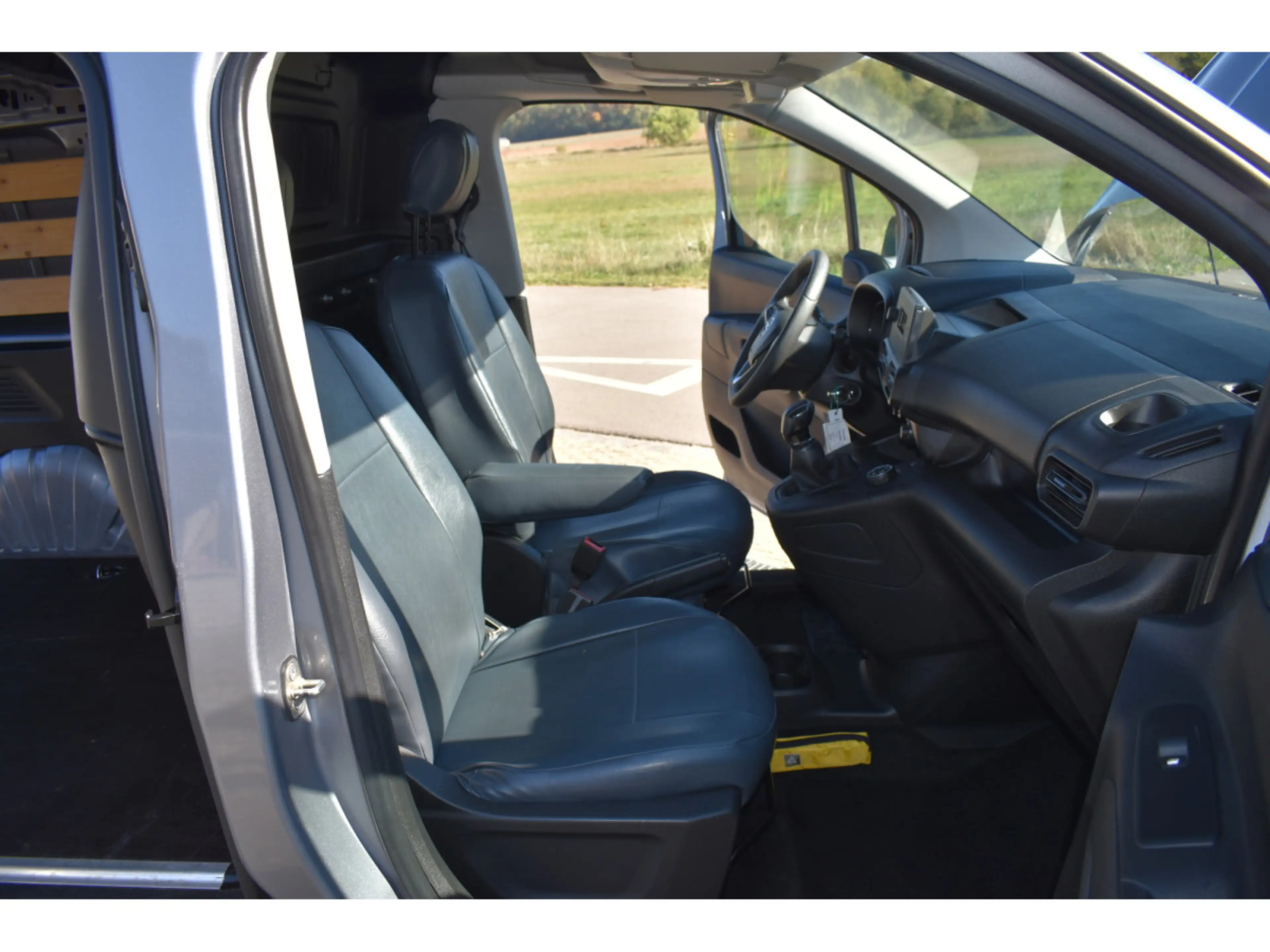 Opel Combo Cargo 1,5 CDi Clim — photo 10