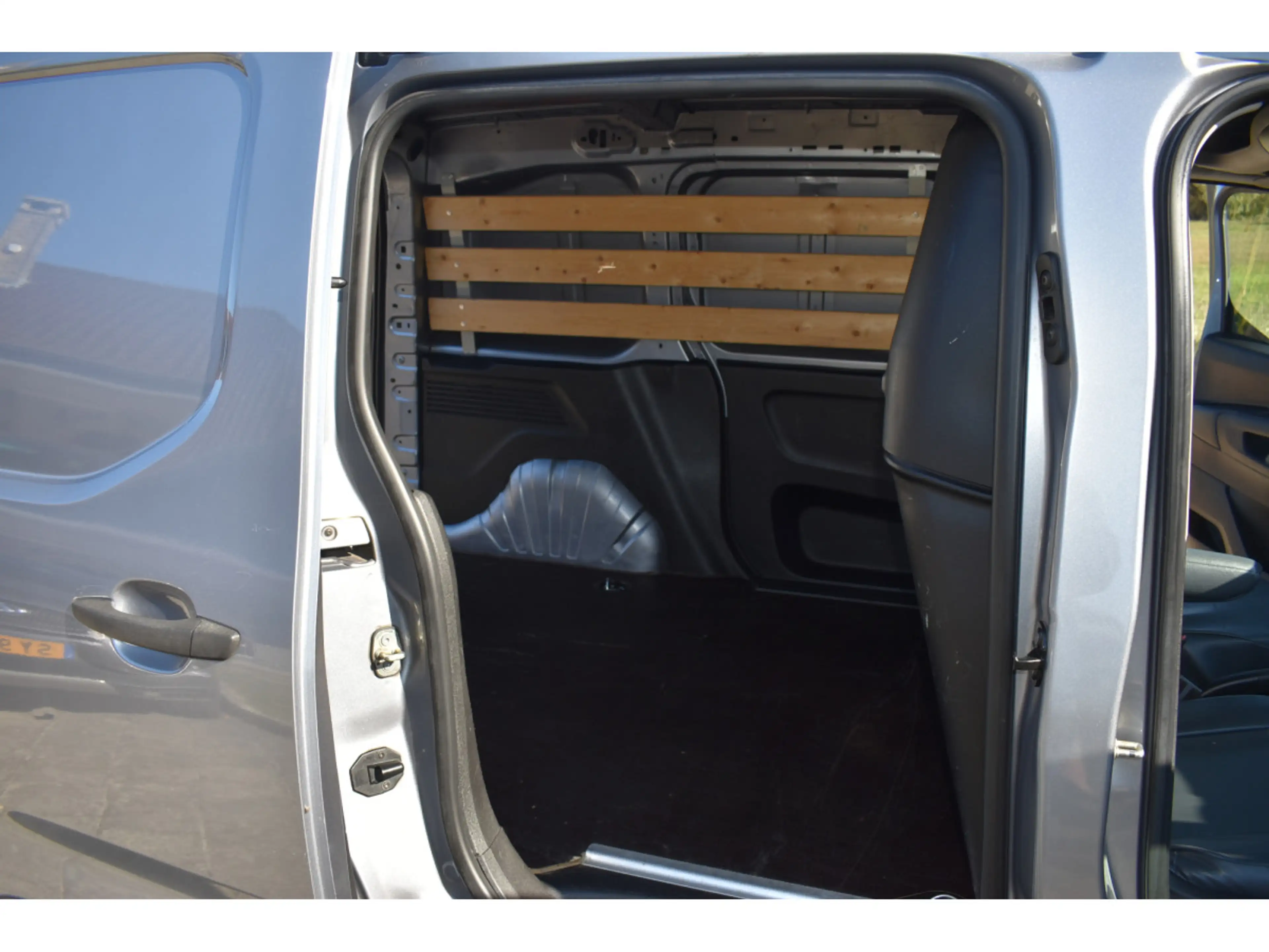 Opel Combo Cargo 1,5 CDi Clim — photo 8