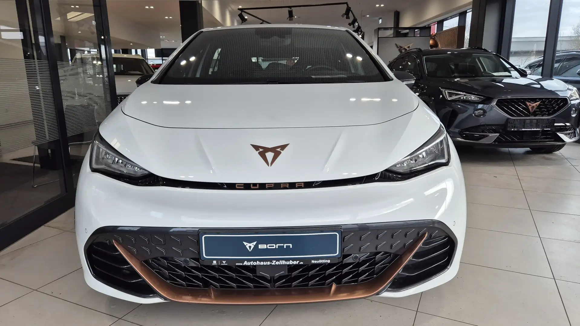 CUPRA Born 150kW/58kWh *ACC*Navi*Kamera*Sitzhzg* Weiß - 2