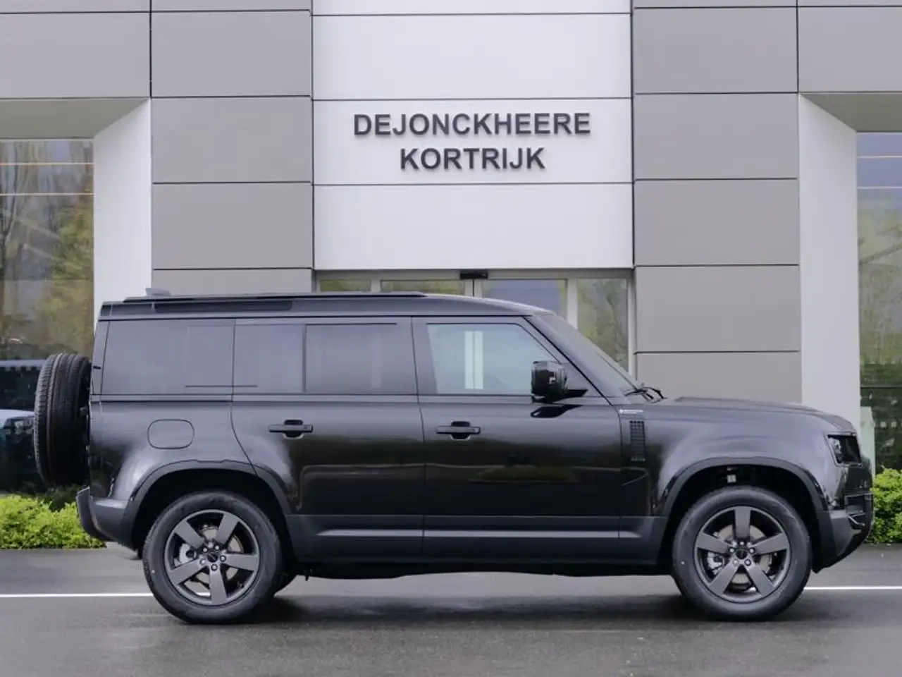 Land Rover Defender 2026