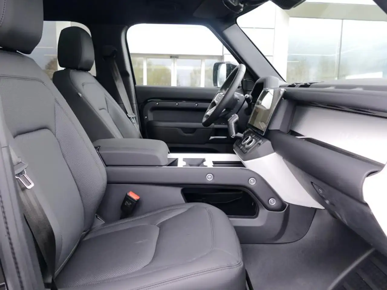 Land Rover Defender 2026