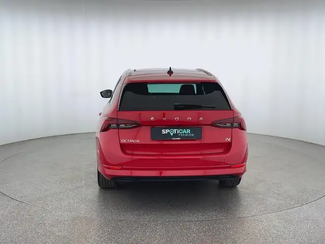 Skoda Octavia view 5