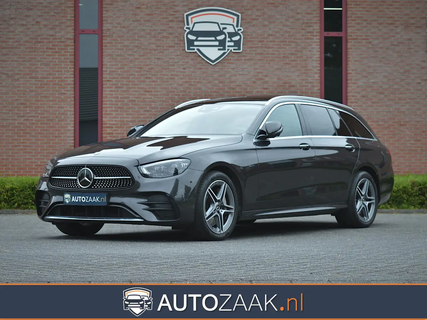 Mercedes-Benz E 300 Estate de AMG Line Gris - 1