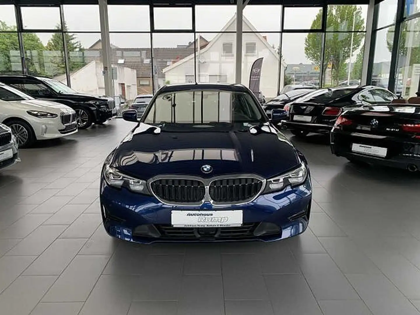BMW 330 e Advantage HUD LiveCo. Prof. Driv. Blau - 2
