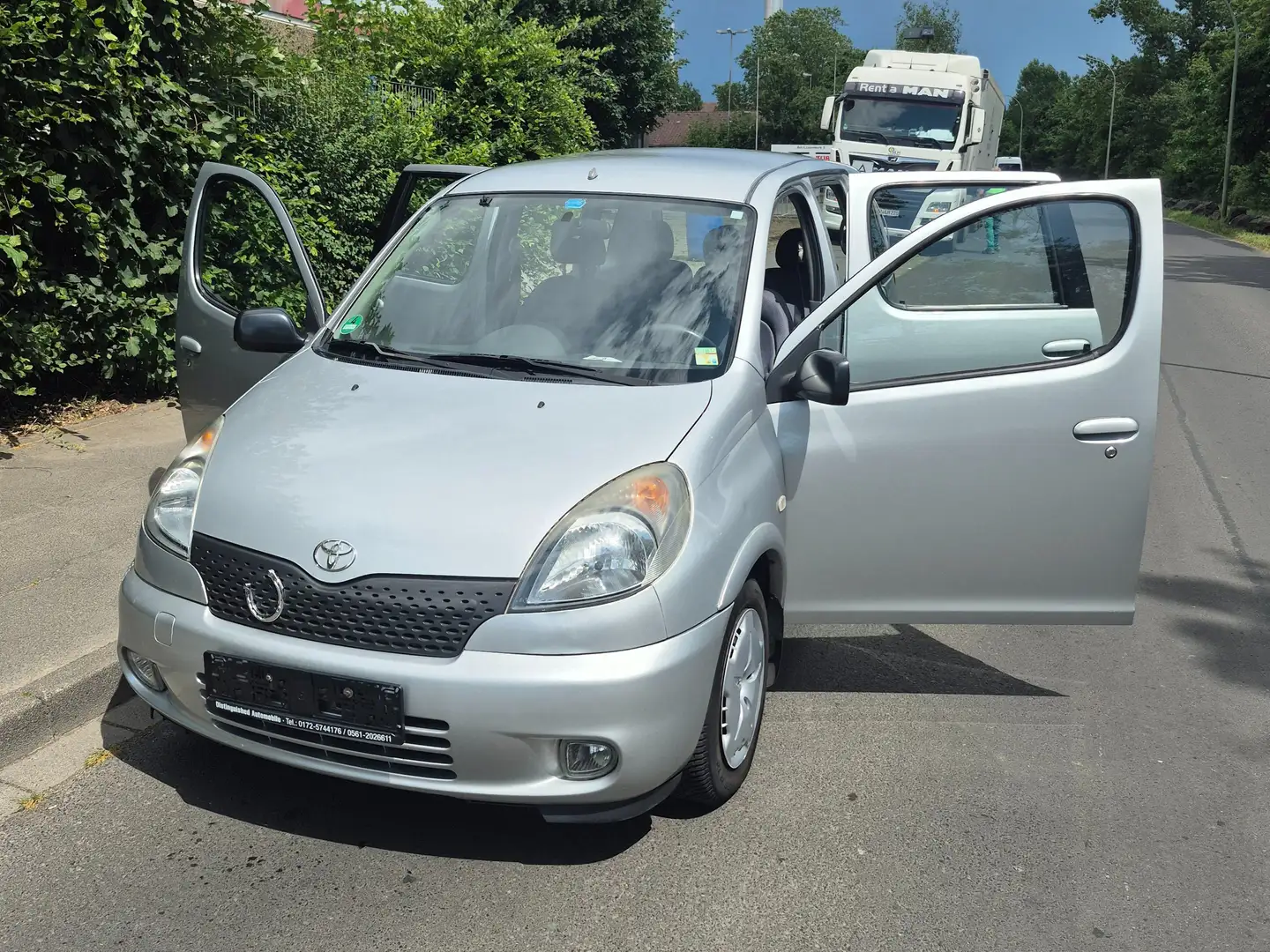 Toyota Yaris Verso 1.3 Sol Argent - 2