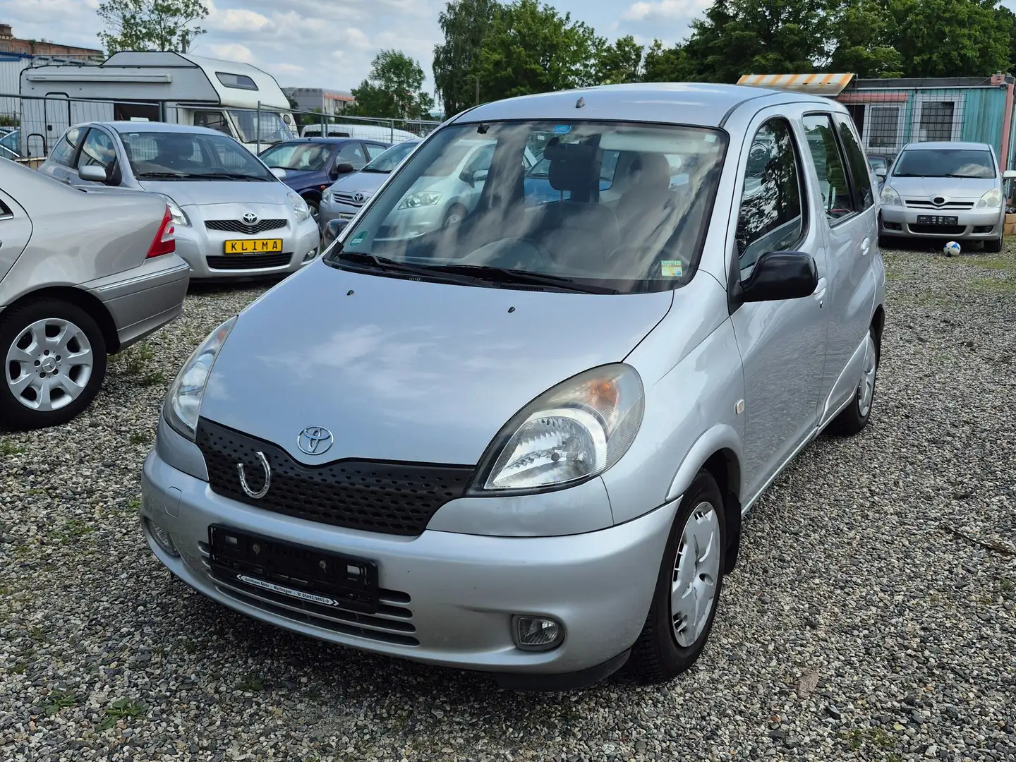 Toyota Yaris Verso 1.3 Sol Plateado - 1
