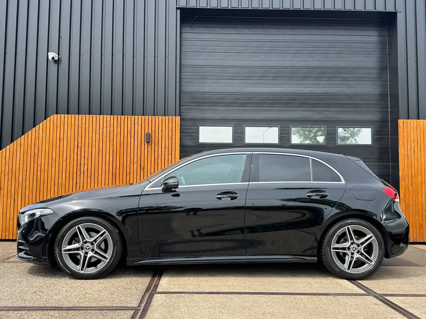 Mercedes-Benz A 160 Business Solution AMG Cruise Clima Carplay Schwarz - 2