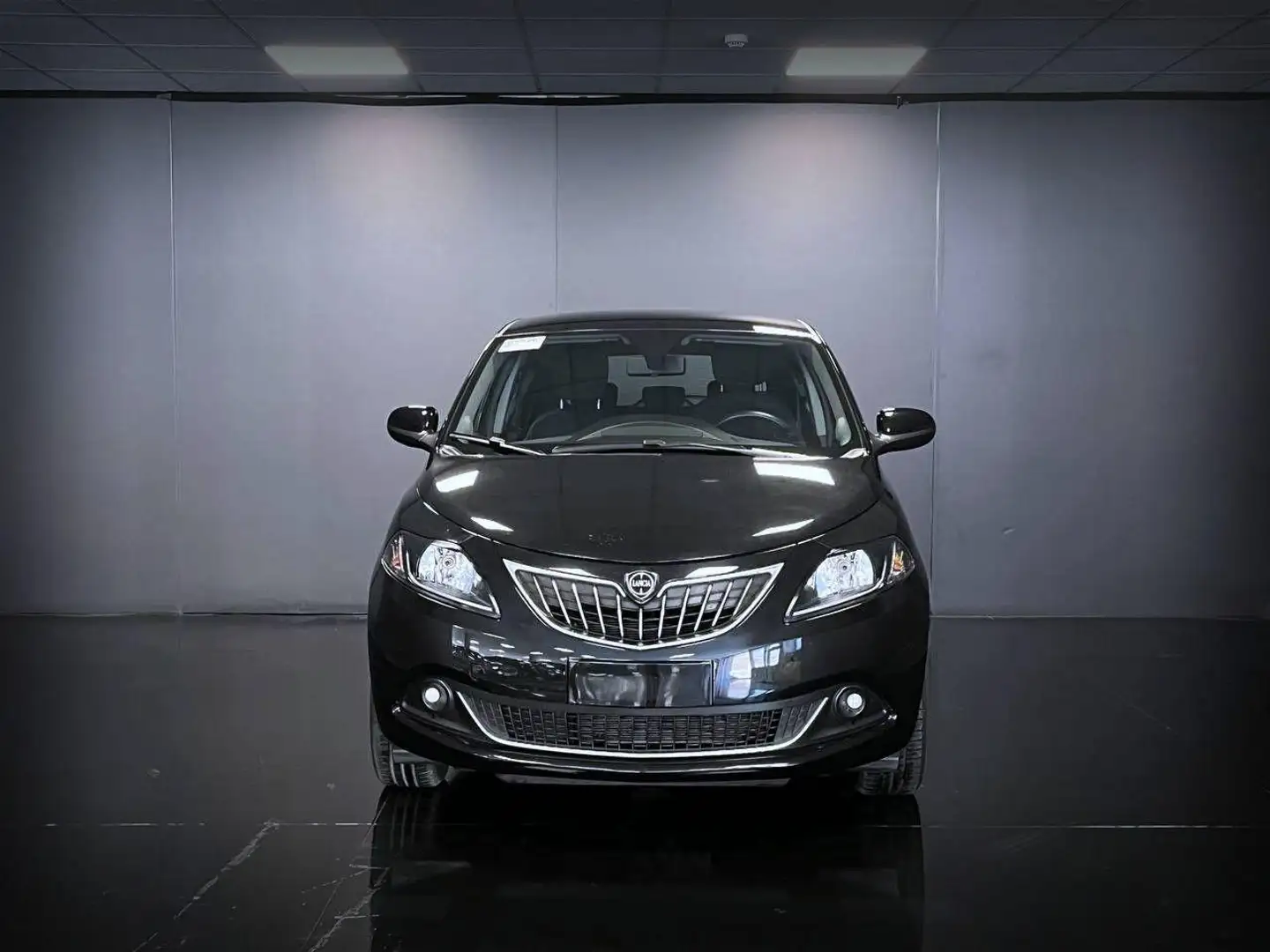 Lancia Ypsilon 1.0 FireFly 5 porte S&S Hybrid Gold Nero - 2