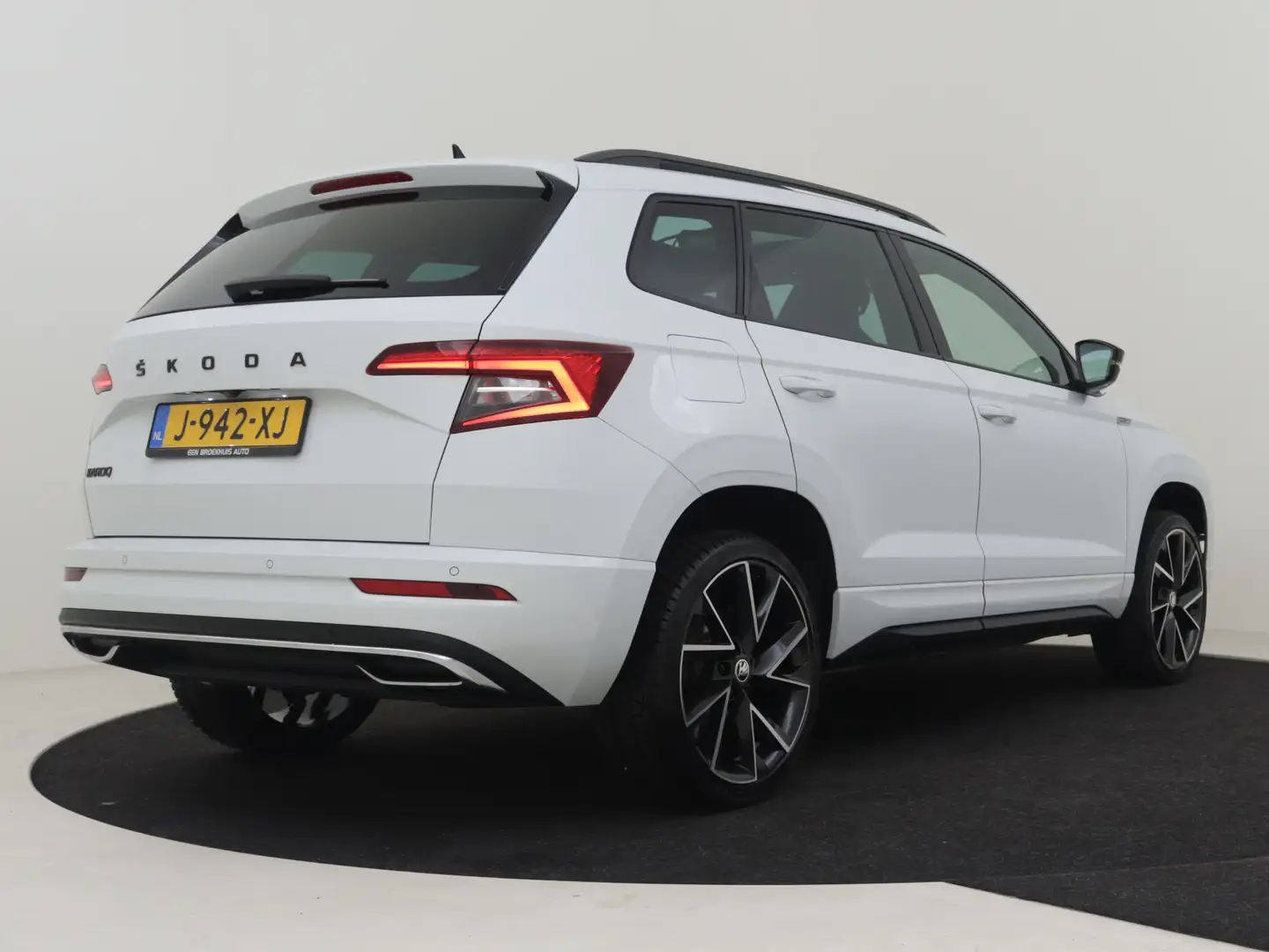 Skoda Karoq 1.5 TSI ACT 150pk Sportline Business | 100% Dealer Wit - 2
