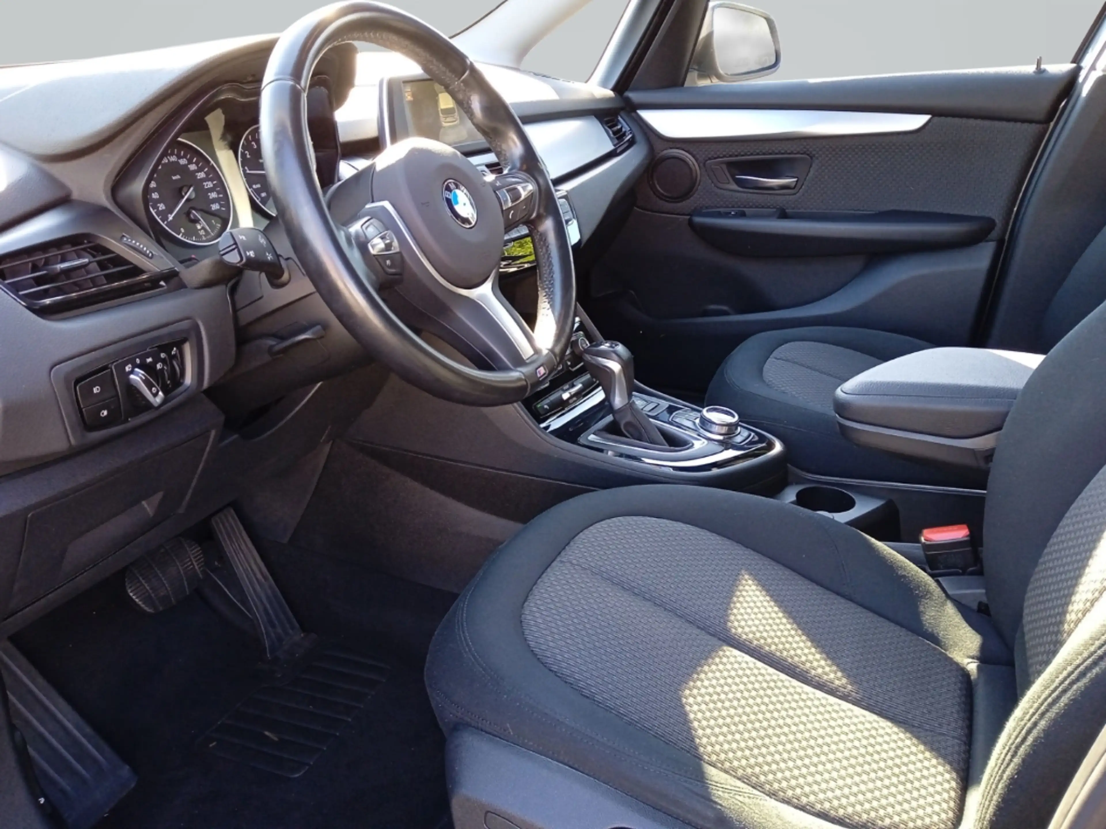 BMW 220 Gran Tourer i Advantage Aut. 7-Sitzer El. Panodach — photo 13