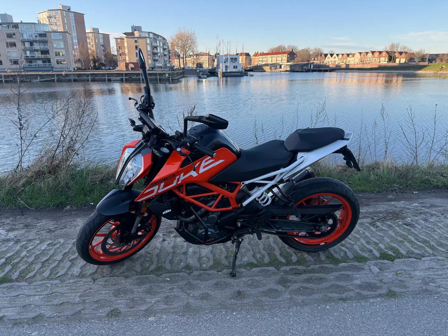 KTM 390 Duke Naranja - 1