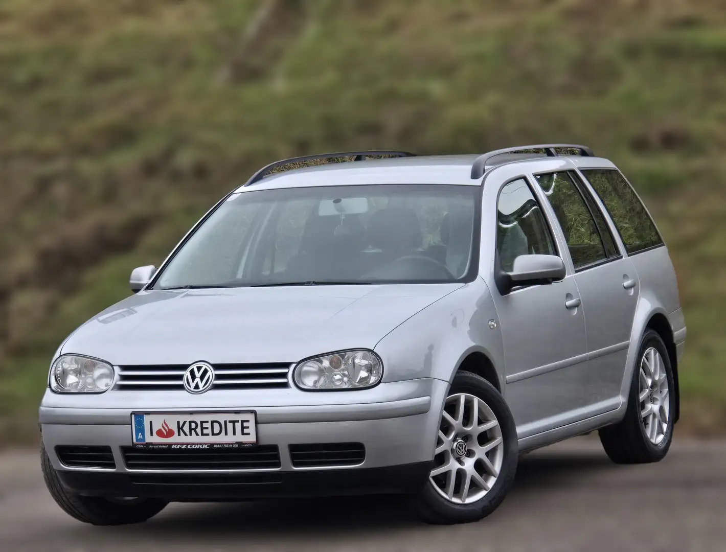 Volkswagen Golf Variant Kredit* 4Motion* Allrad* Wenig Km* AHK* Gepflegt* Silber - 1