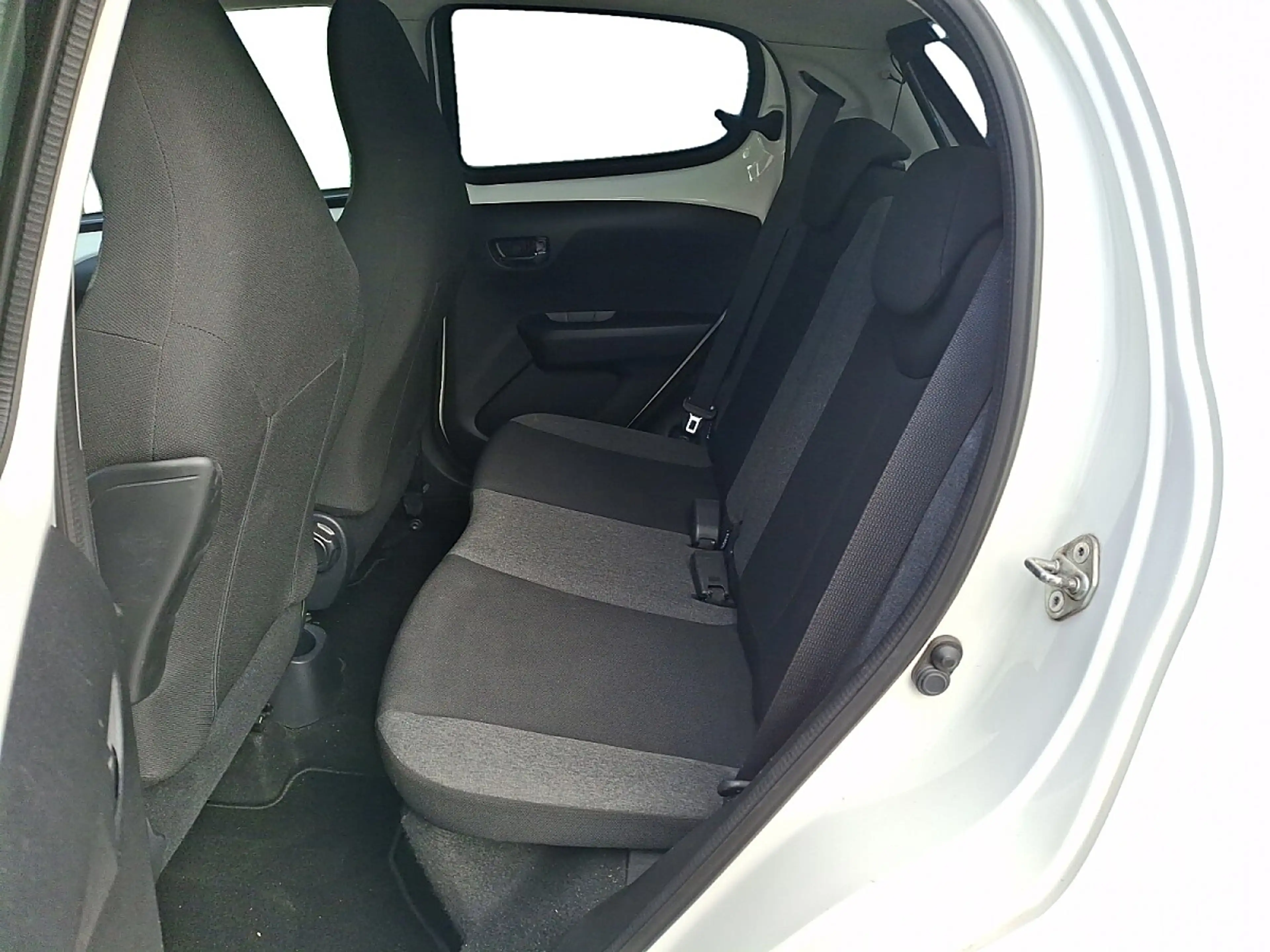 Citroen C1 PureTech 82 manuell Shine — photo 11
