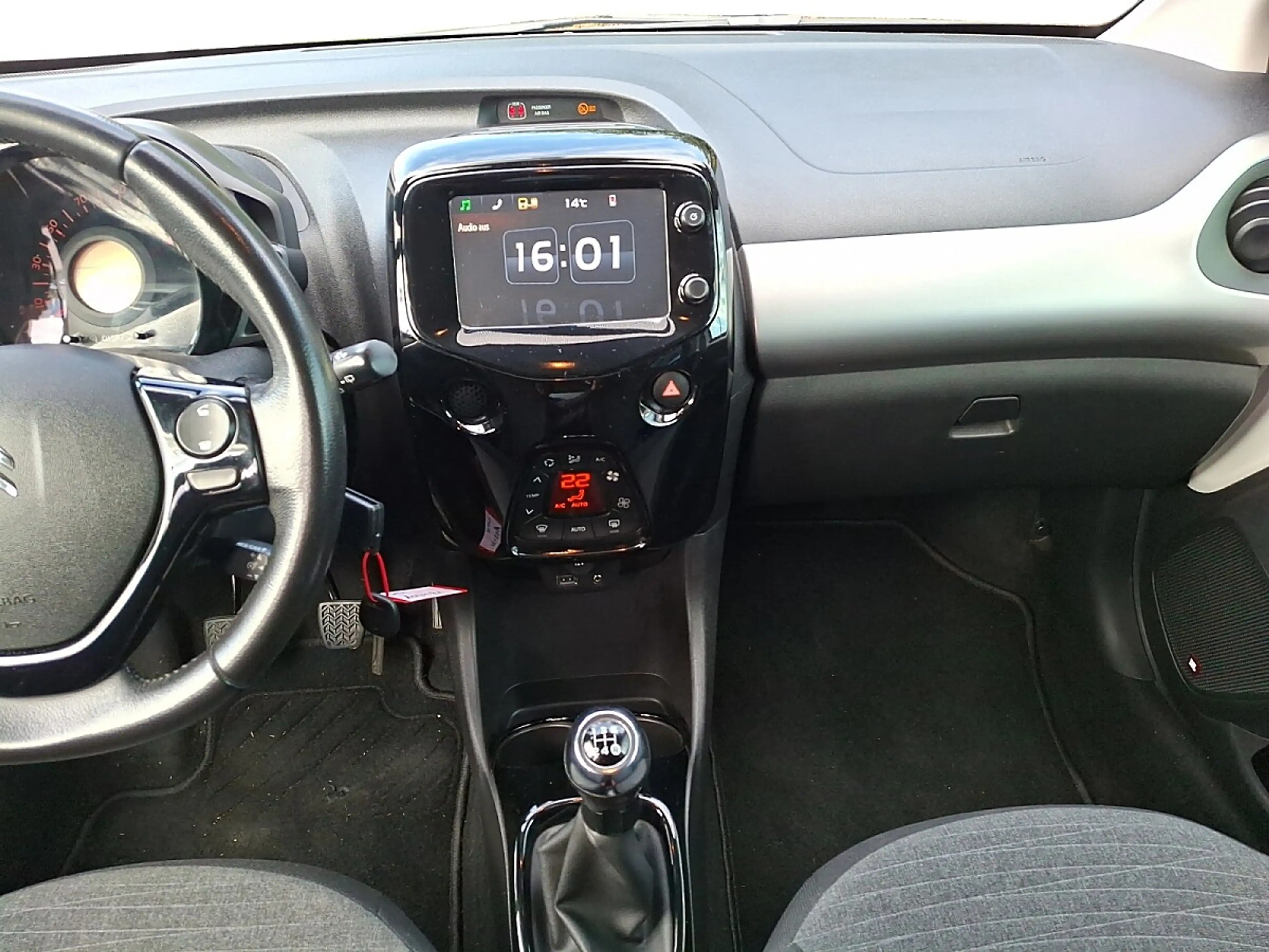 Citroen C1 PureTech 82 manuell Shine — photo 15