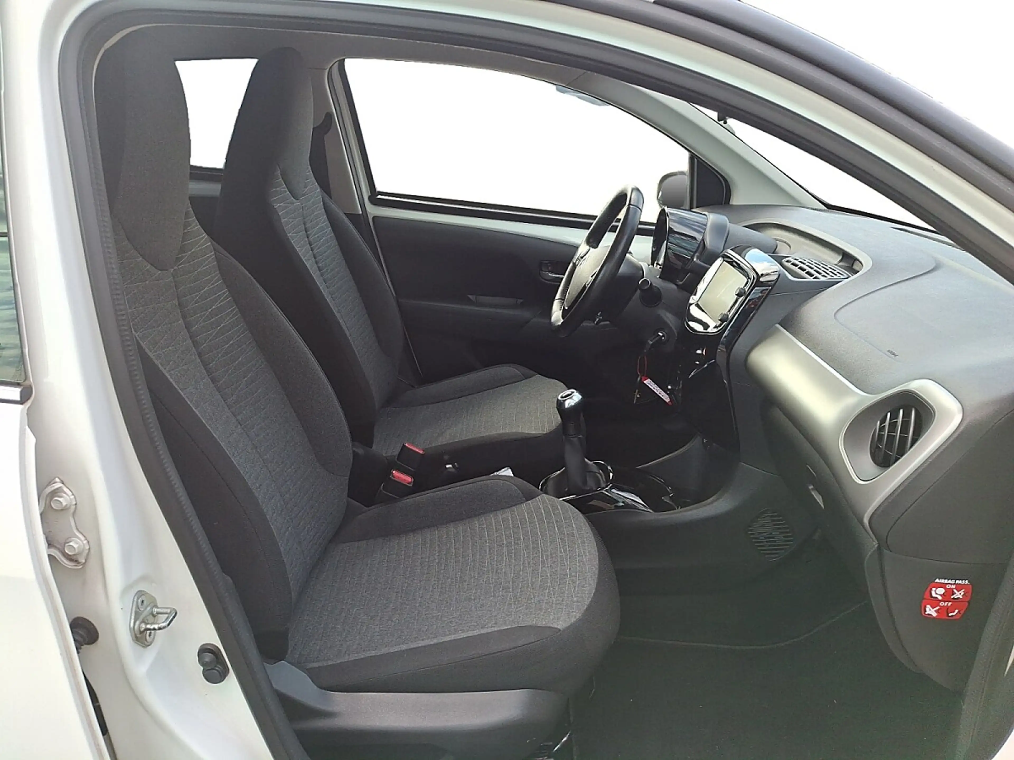 Citroen C1 PureTech 82 manuell Shine — photo 12