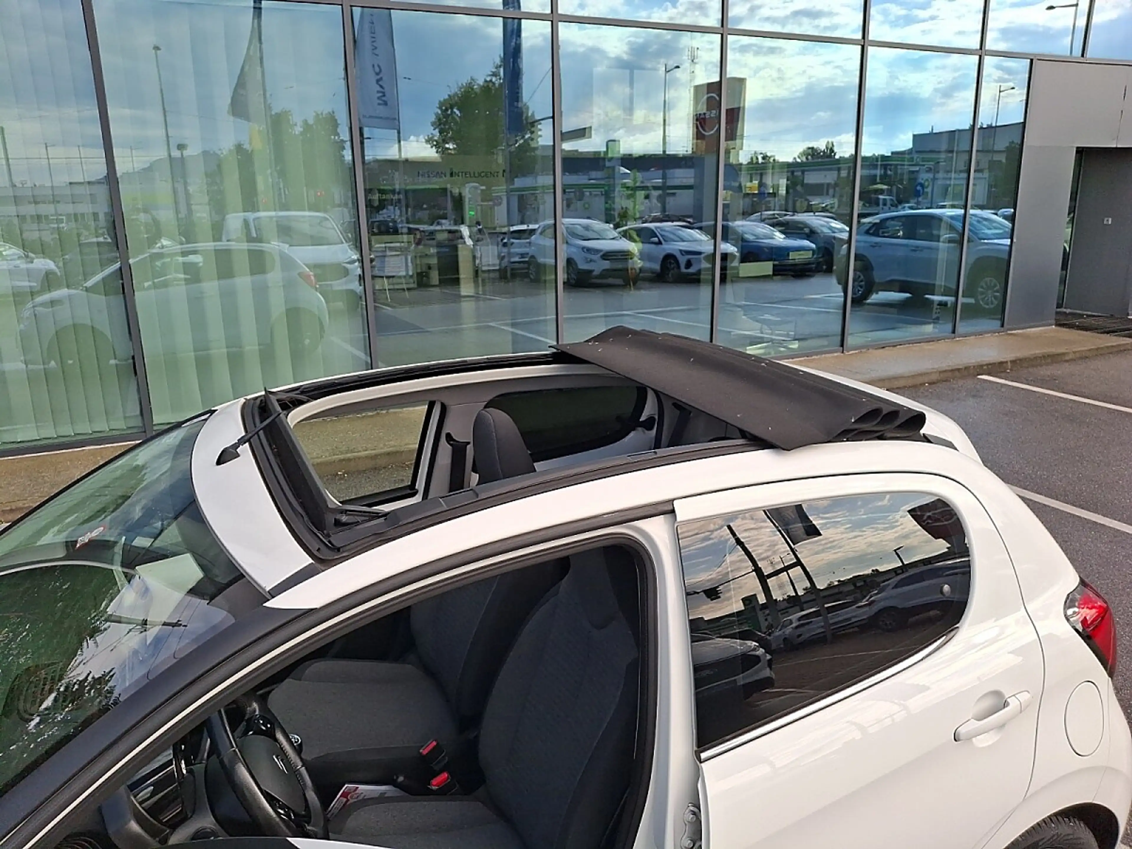 Citroen C1 PureTech 82 manuell Shine — photo 2