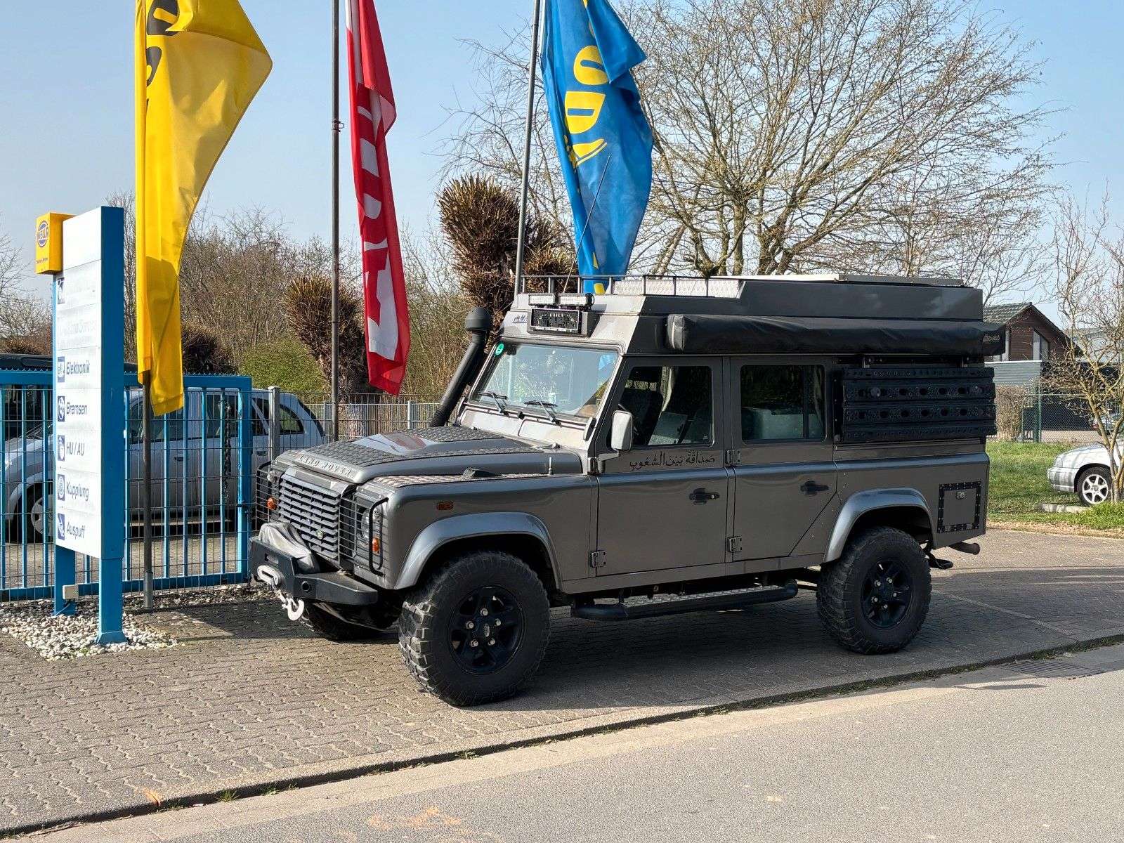 Land Rover Defender