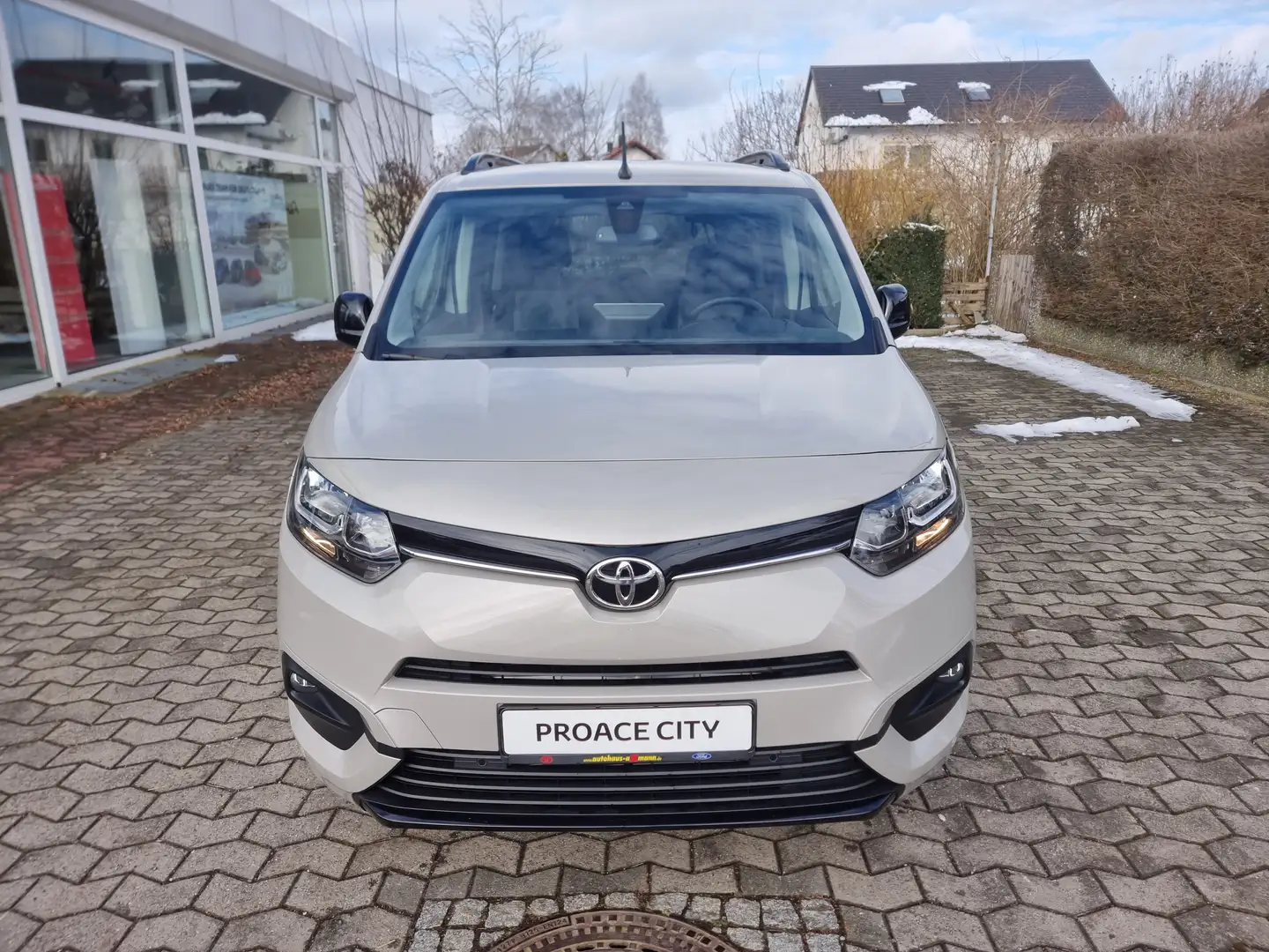 Toyota Proace City Verso Elektro Team-D *Comfort Paket *Navi *Sofort* bež - 2